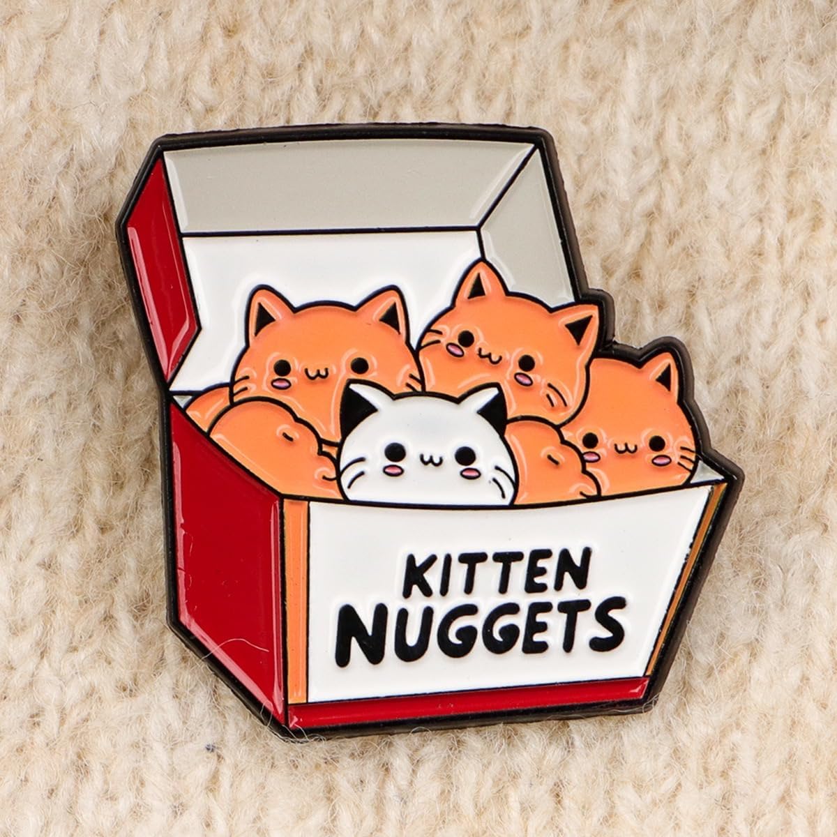 KITTEN NUGGETS かわいい猫のエナメルピン、箱に入った面白い猫 メタルバッジブローチ