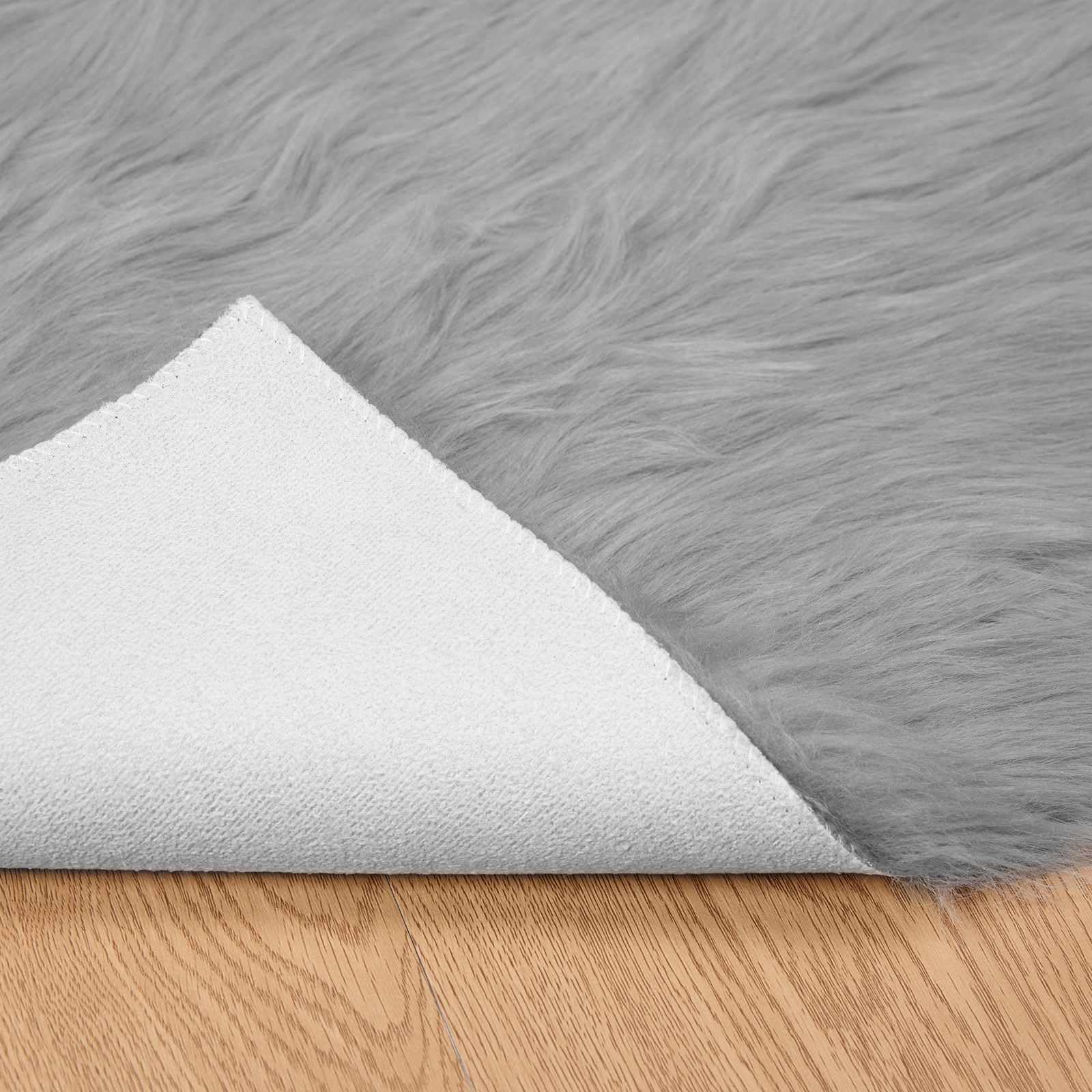 Tapis en Fausse Peau de Mouton Gris 80 x 200 cm, Tapis de Salon Moelleux à Poils Longs en Polyester, Descente de Lit Douce et Chaude pour Décoration Intérieure Moderne, Gamme Tafalla