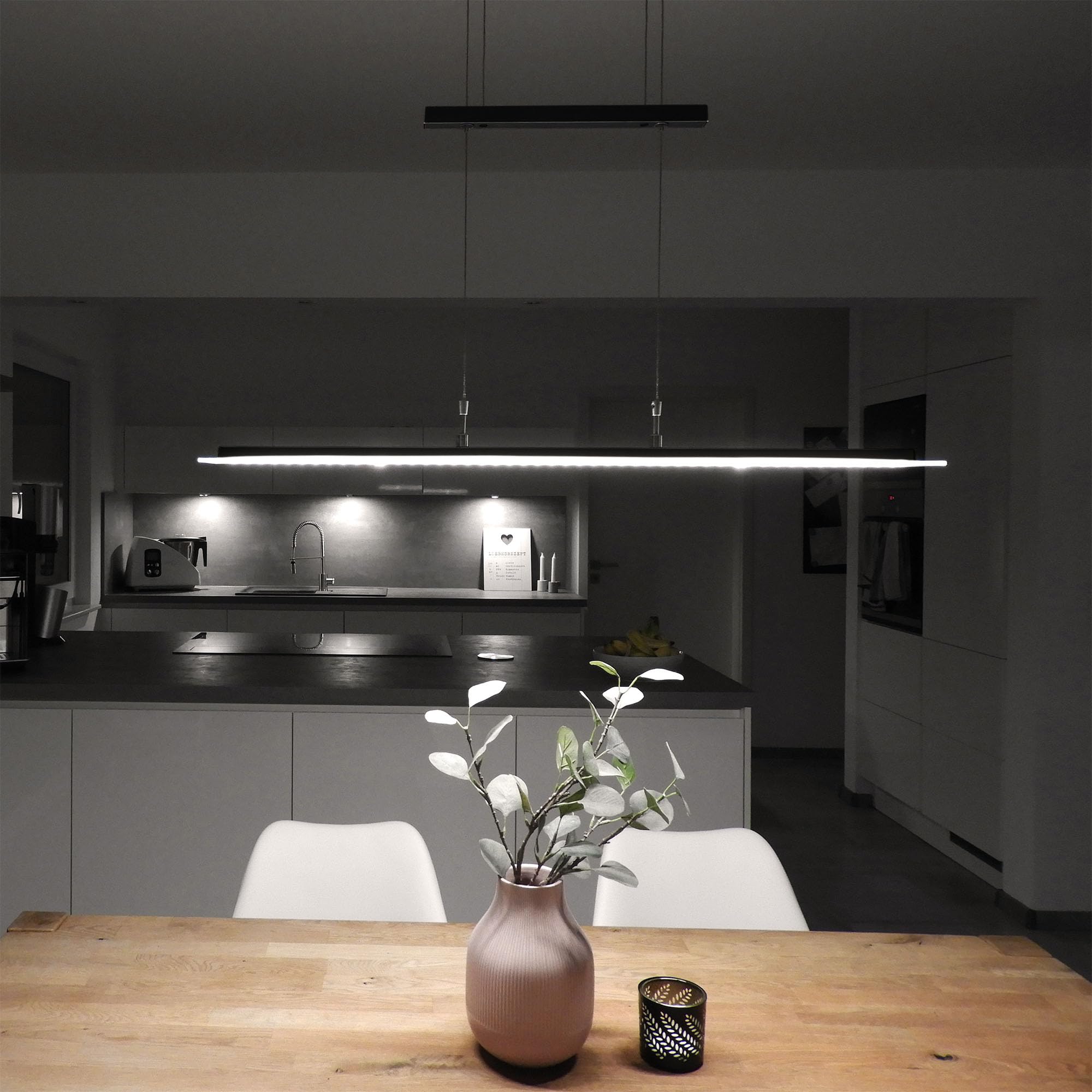 B.K.Licht Lámpara LED de techo colgante de metal y cristal auténtico, altura y luminosidad regulables, 20 W, 1600 lm, 3000 K, índice de protección IP20, color negro