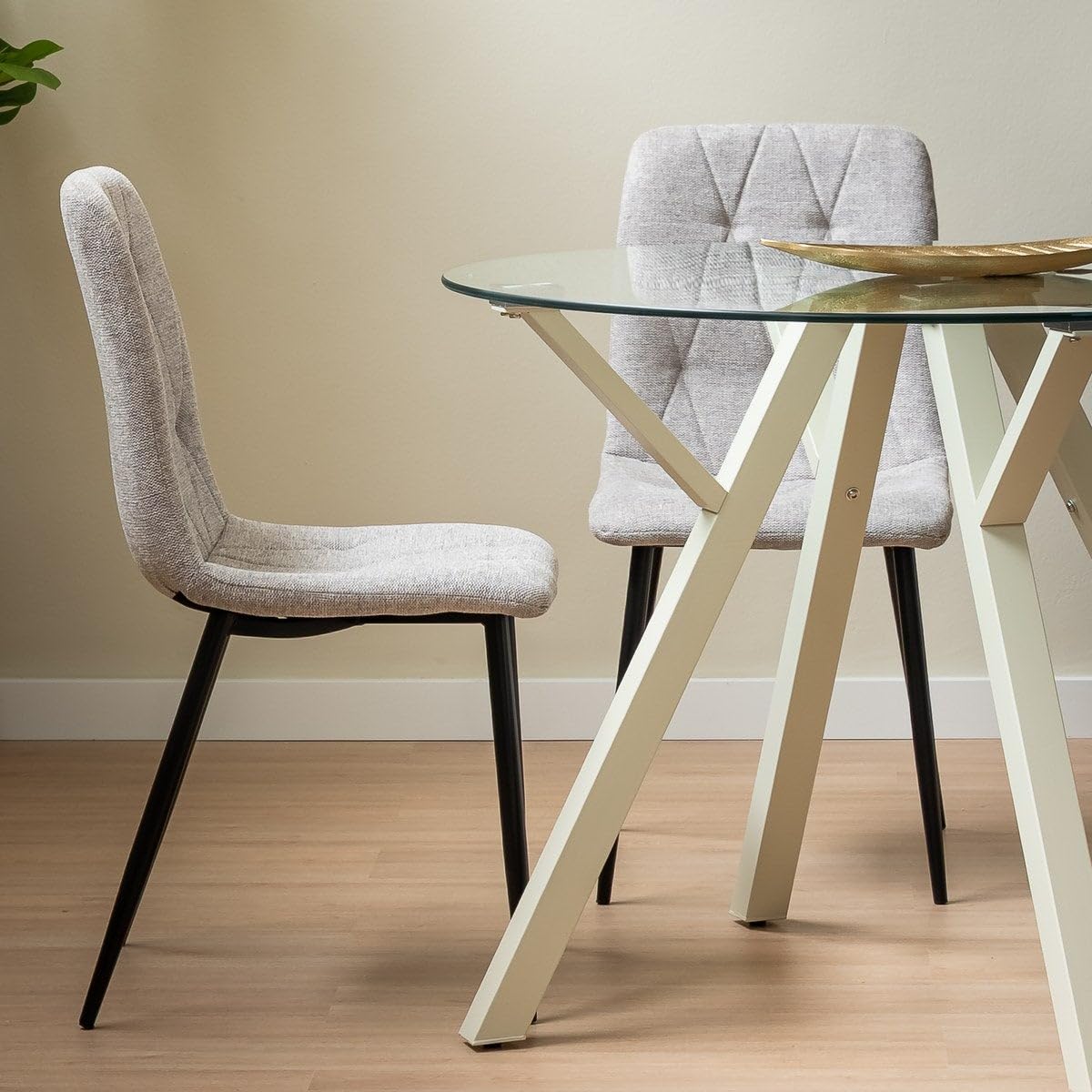 Mesa redonda de cristal templado y metal beige de 100 cm de diámetro | Capacidad para 4 personas. Diseño moderno que aporta amplitud visual y calidez a tu comedor o zona de office.