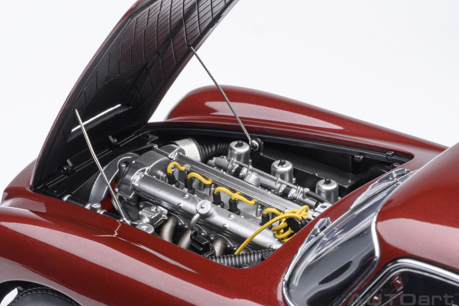 AUTOart 70289 1/18 Aston Martin DB5 dunkelrot metallisches Endprodukt