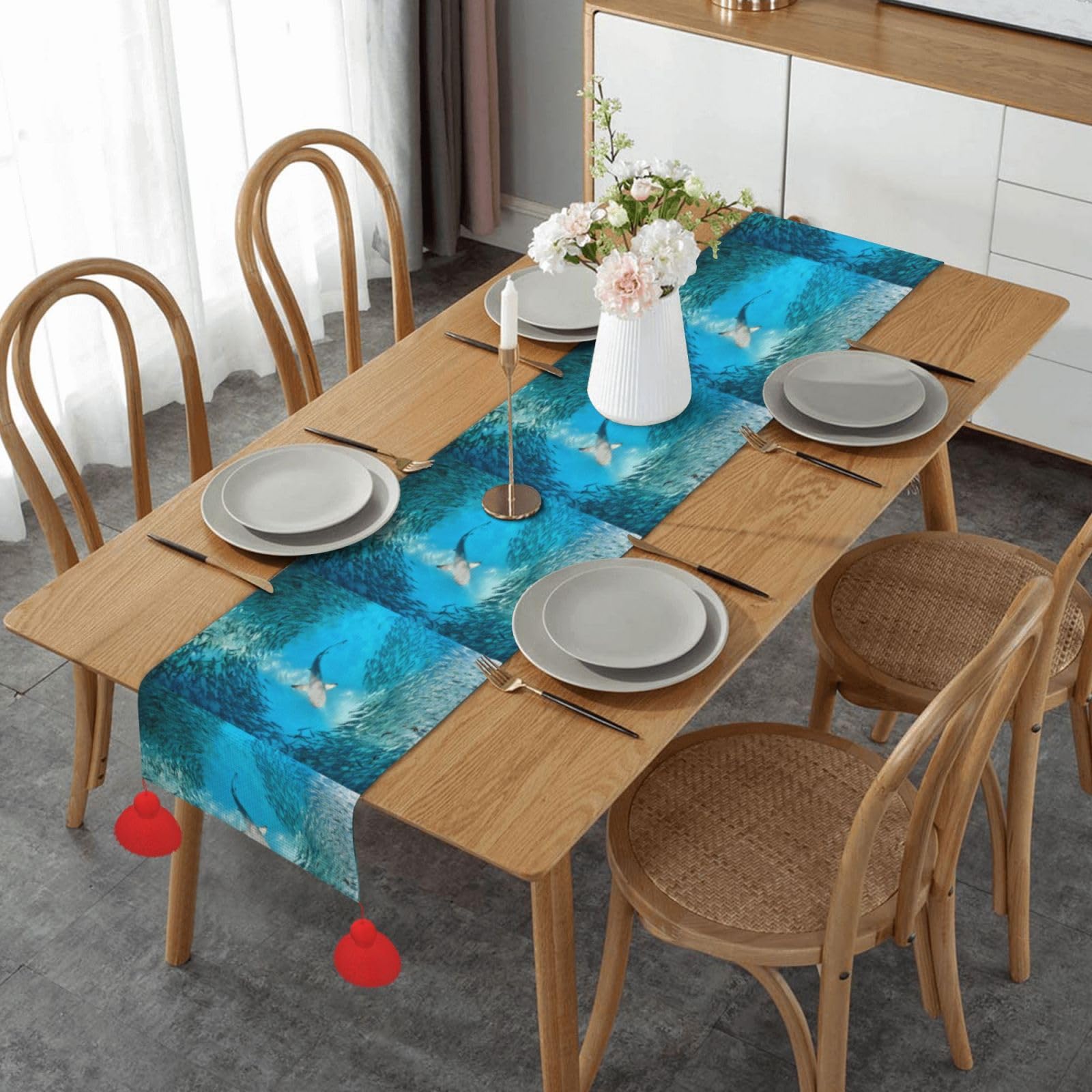 Chemin de table de Noël 35x152 cm avec pompon motif requin