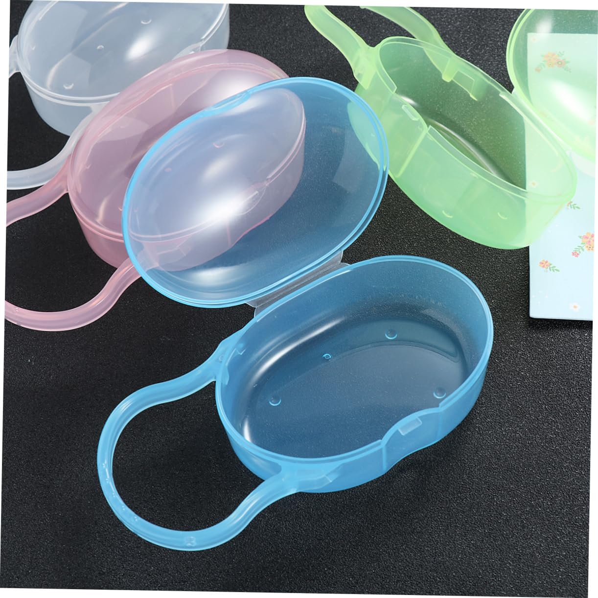 Wakauto Baby Pacifier Storage Case 4 Pack Toddler Newborn Hospital Grade Clips Holder Portable Organizers Random Color