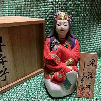 Amazon.co.jp: 土鈴 川崎幸子作 博多人形 卑弥呼 : おもちゃ