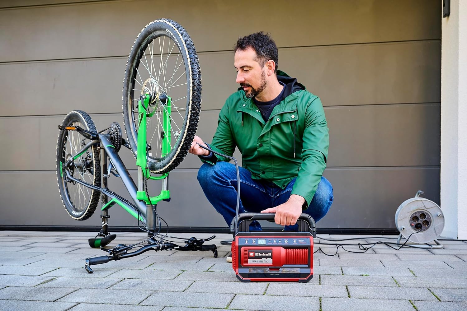 Einhell Hybrid-Kompressor PRESSITO 18/25 Hybrid Power X-Change (18 V, Betrieb mit Stromkabel oder Akku, max. 11 bar, inkl. 4-tlg. Adapter-Set & 2 Schläuchen, ohne Akku)