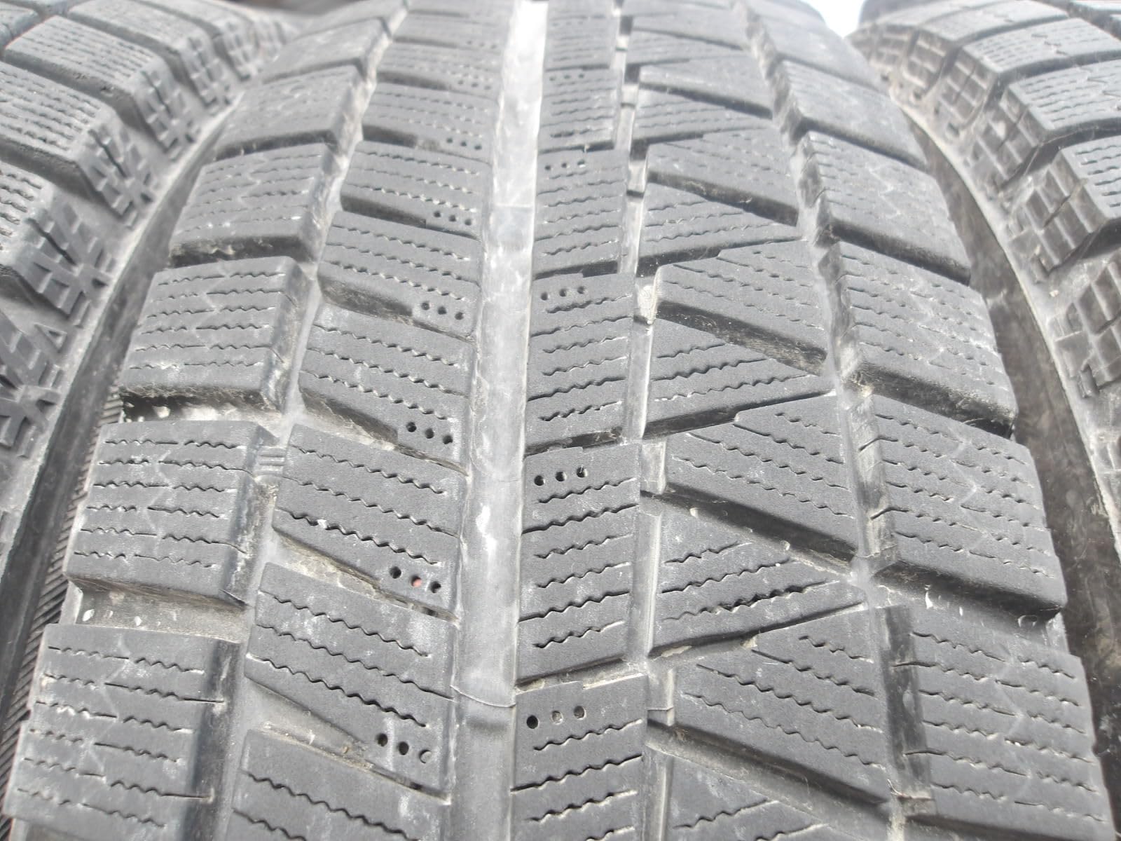 Amazon.co.jp: O324-9 175/70R14 冬4本セット スタッドレス 84Q 175/70 