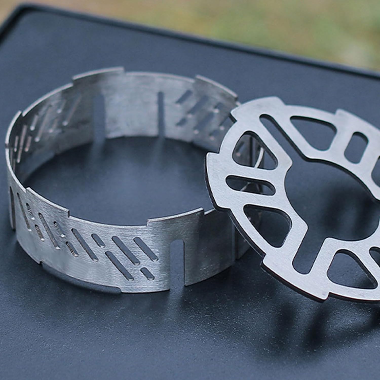 Camp Stove Windproof Rings Stainless Steels Picnics Cookers Winds Deflectors Camping Accessories Easy to Use Stainless Steels Picnics Cookers Winds Deflectors