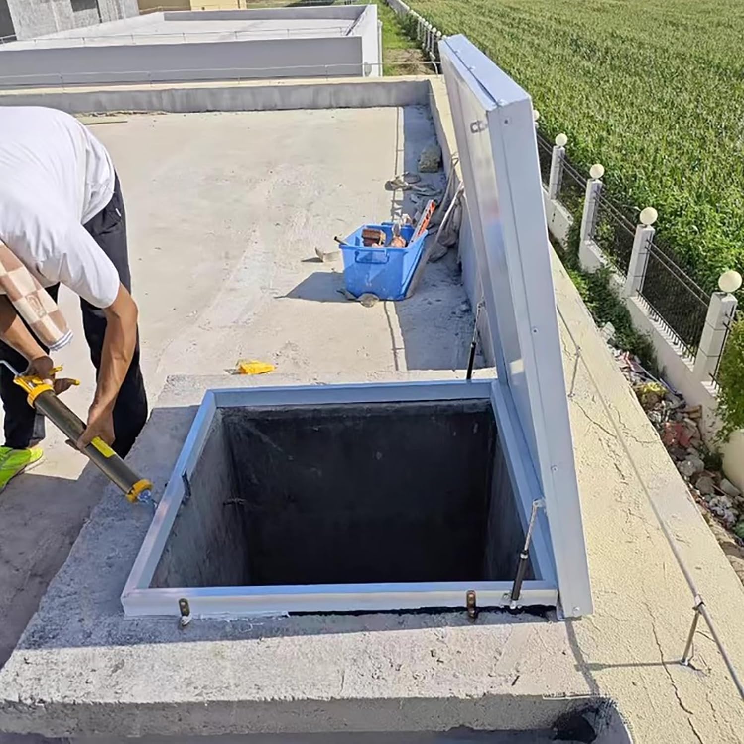 Dachzugangsluke aus Aluminiumlegierung, robuste Sicherheitstür für ...