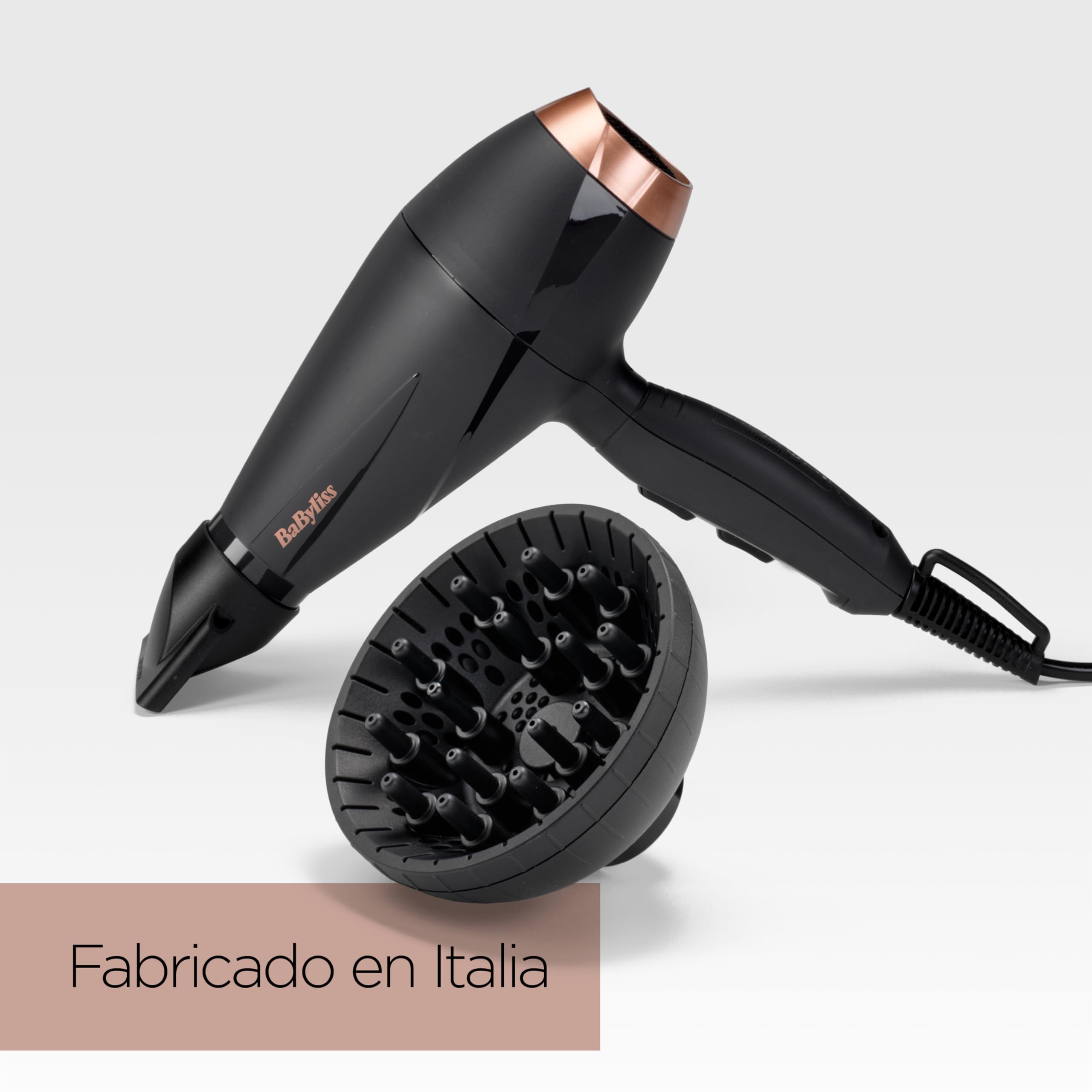 BaByliss Secador de Pelo Smooth Pro con Difusor - Secador Potente de 2100W, Fabricado en Italia, Tecnología iónica antiencrespamiento, 3 ajustes de temperatura y 2 Velocidades, Negro, 6709DE