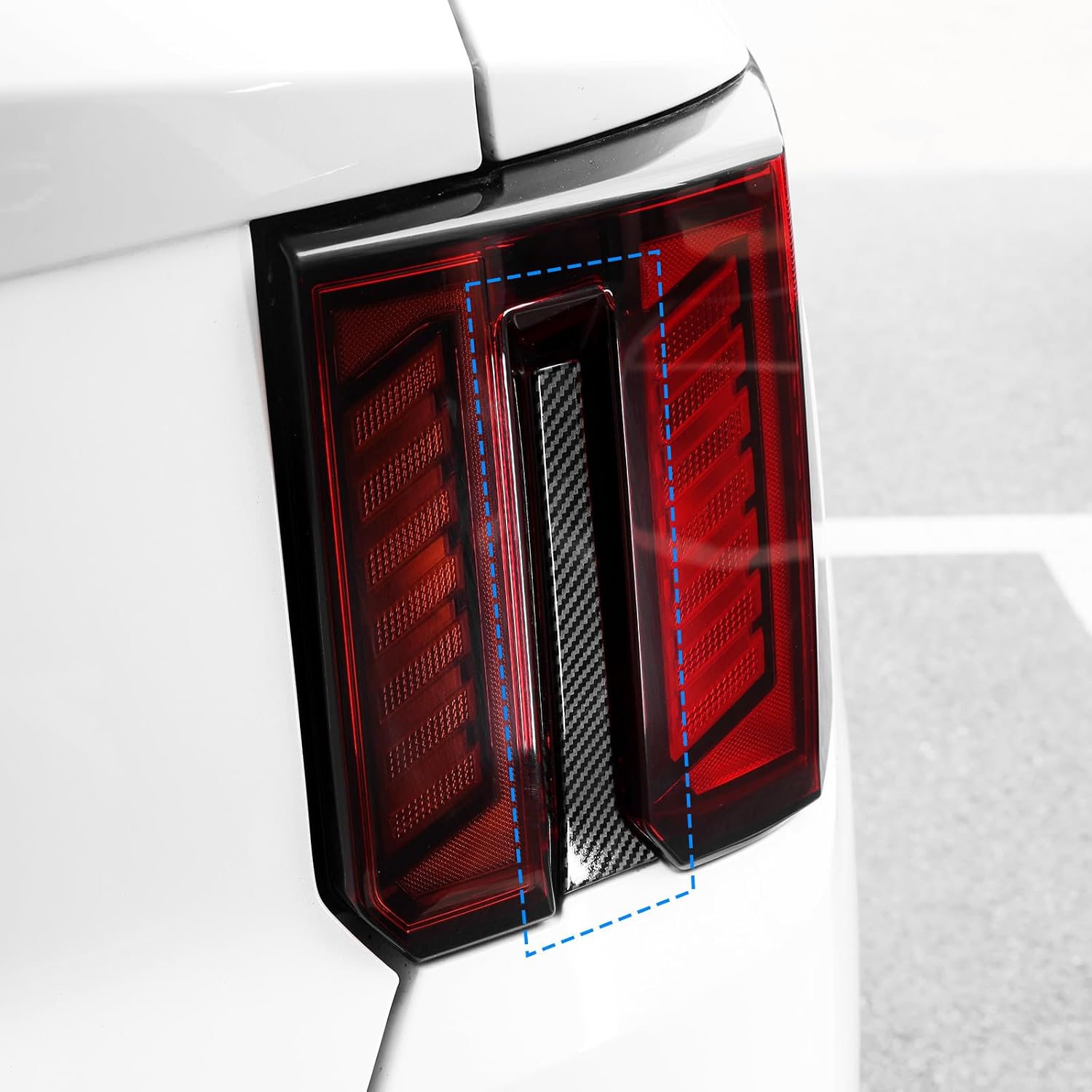 YOUTOOCAR 2PCS Tail Light Covers Trim Compatible with Kia Sorento 2024-2026 Accessories (Carbon Fiber Pattern)