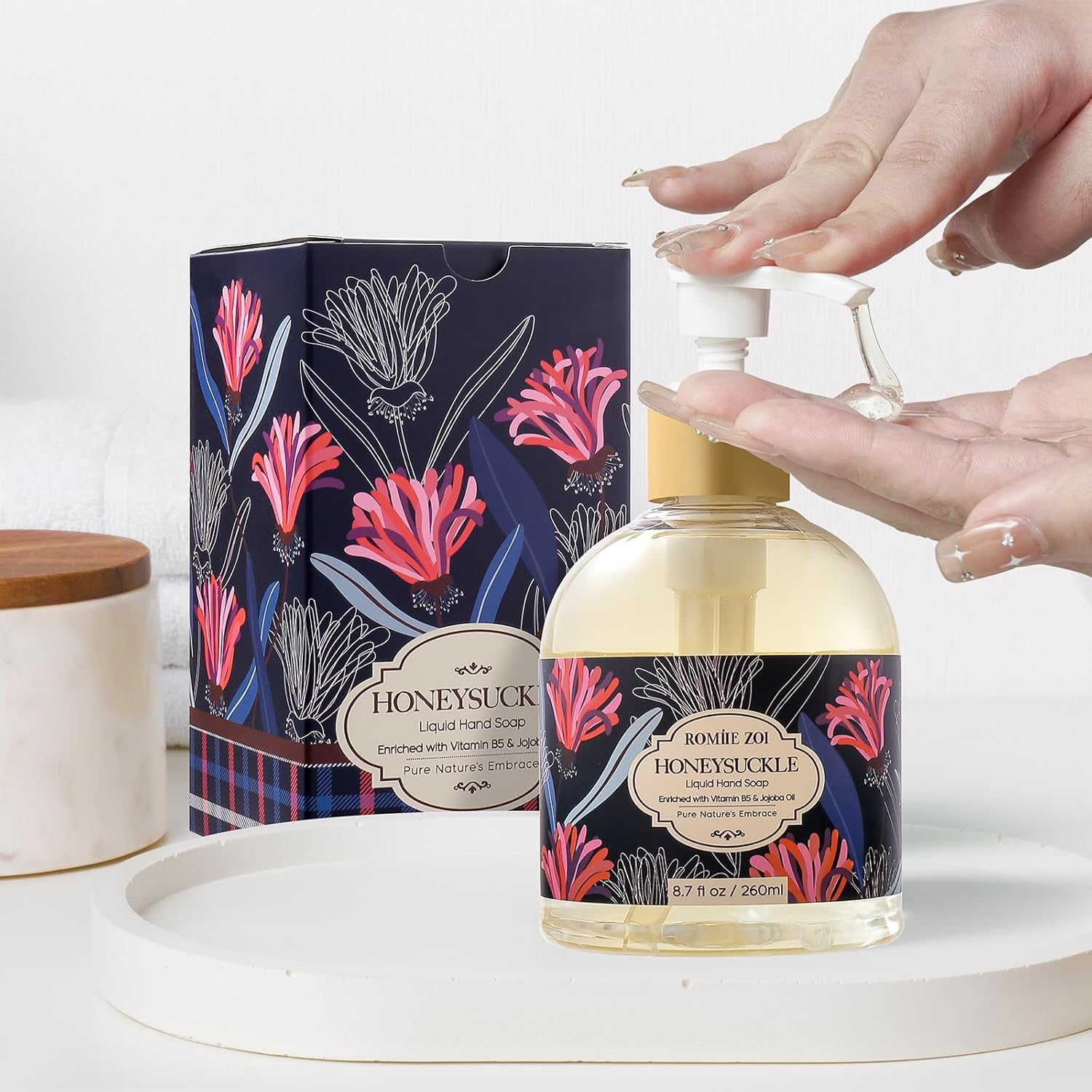ROMIIE ZOI Liquid Hand Soap with Gift Box - Honeysuckle - 260ml/ 8.7 fl.oz - Image 3