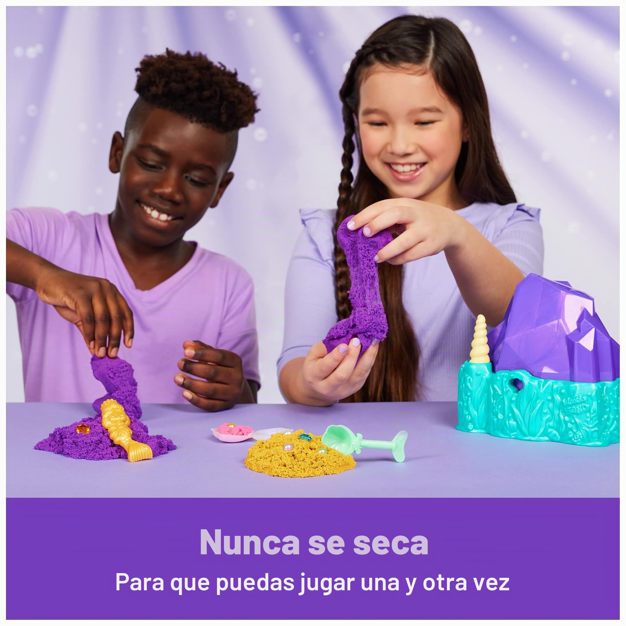 Kinetic Sand, Juego de cristal de sirena, 481 g de arena de juego, arena brillante dorada, almacenamiento y herramientas, juguetes sensoriales para niños a partir de 3 años