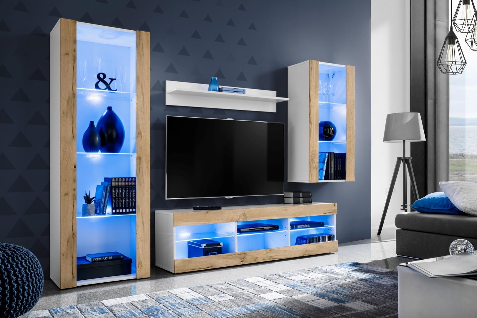 Komodee, Set Di Mobili Porta TV Tivoli Medio RTV, White/Wotan, LED Blu, Larghezza 245 cm x Altezza 159 cm x Profondità 35 cm, Per soggiorno, Camera da letto