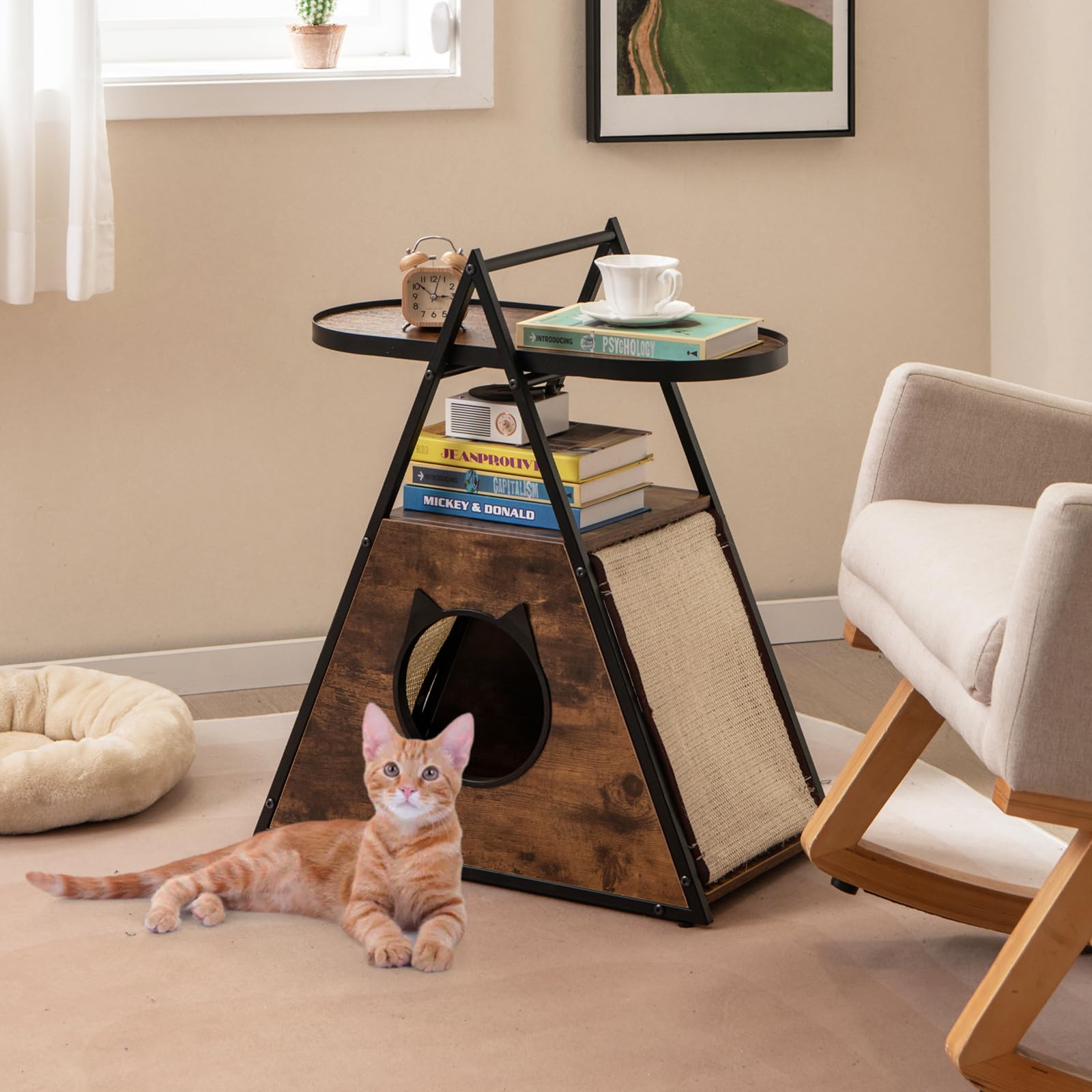 GYMAX Mesa Lateral para Gatos, Casa Oculta para Gatos 2 en 1 con Mesa de Noche, Cueva de Gato Triangular con Estante Abierto, Alfombrillas de Rascar de Sisal, Mueble para Gatos para Dormitorio y Salón
