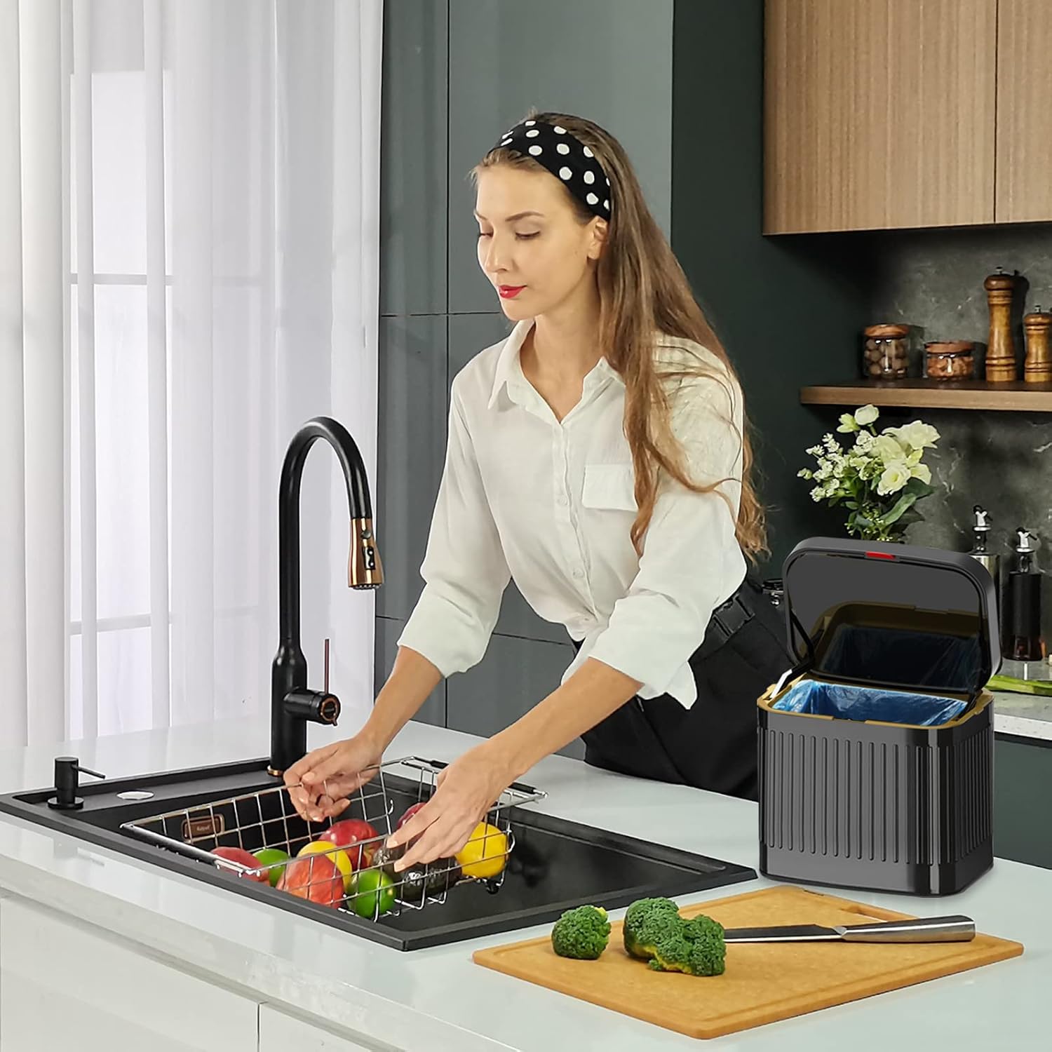 GloDeals Kitchen Trash Can for Counter Top or Under Sink, 1.05 Gallon Stainless Steel Small Compost Bin, Wall Mount Compost bin with Lid for Kitchen, Cabinet Trash Can Hanging (Black)
