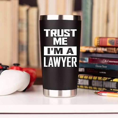 Miniatura 7 de JENVIO Regalos de abogado para hombres | Trust Me I'm a Lawyer | Vaso de viaje de acero inoxidable grabado con láser de 20 onzas, regalo de Navidad