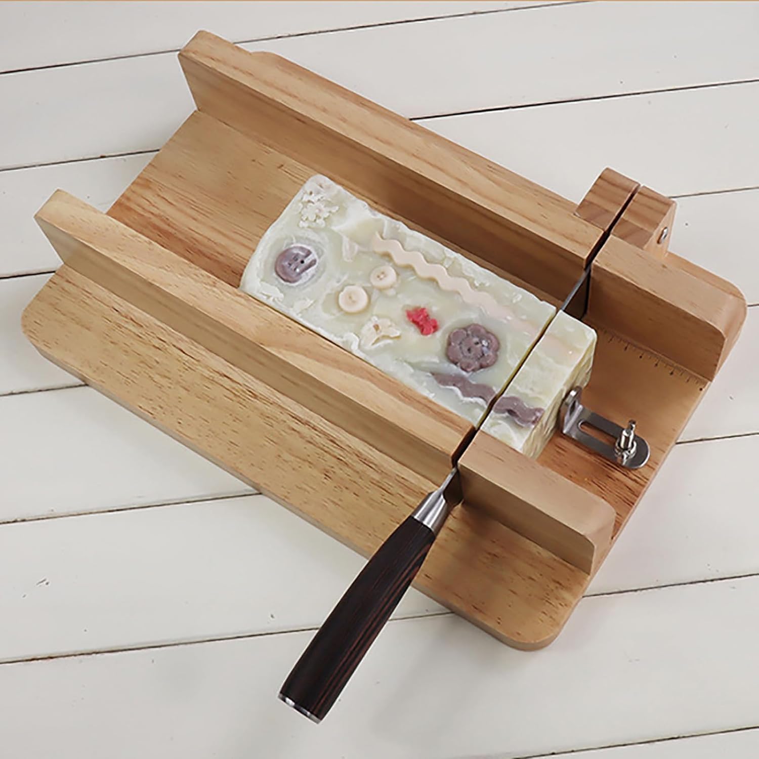 Este Cortador de jabón con Escala, rebanador de jabón Artesanal de Proceso en frío, Garantiza un Corte Uniforme, para Pasteles, Pan, Mantequilla, Velas, Queso.