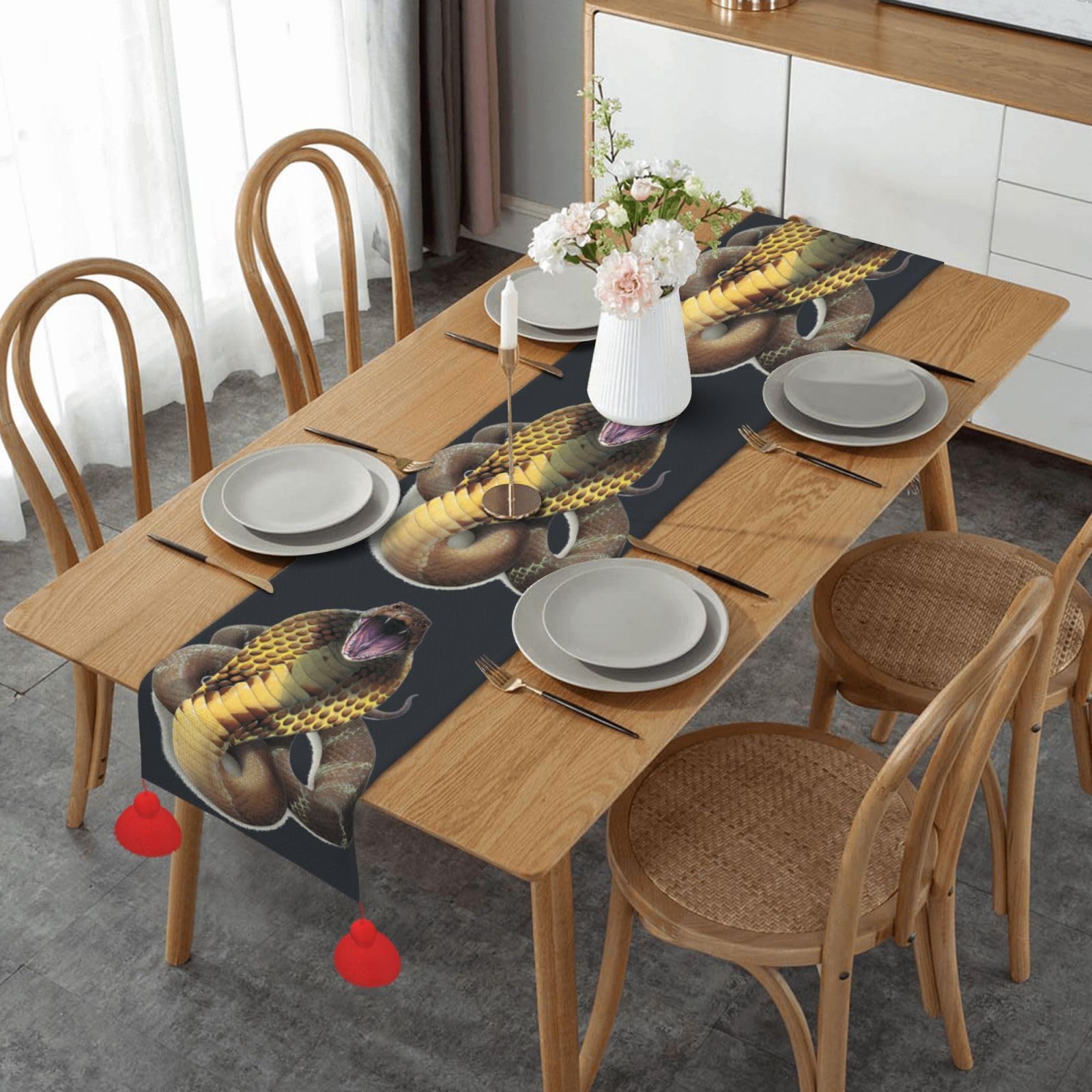 Chemin de table en lin serpent cobra pour une décoration soignée