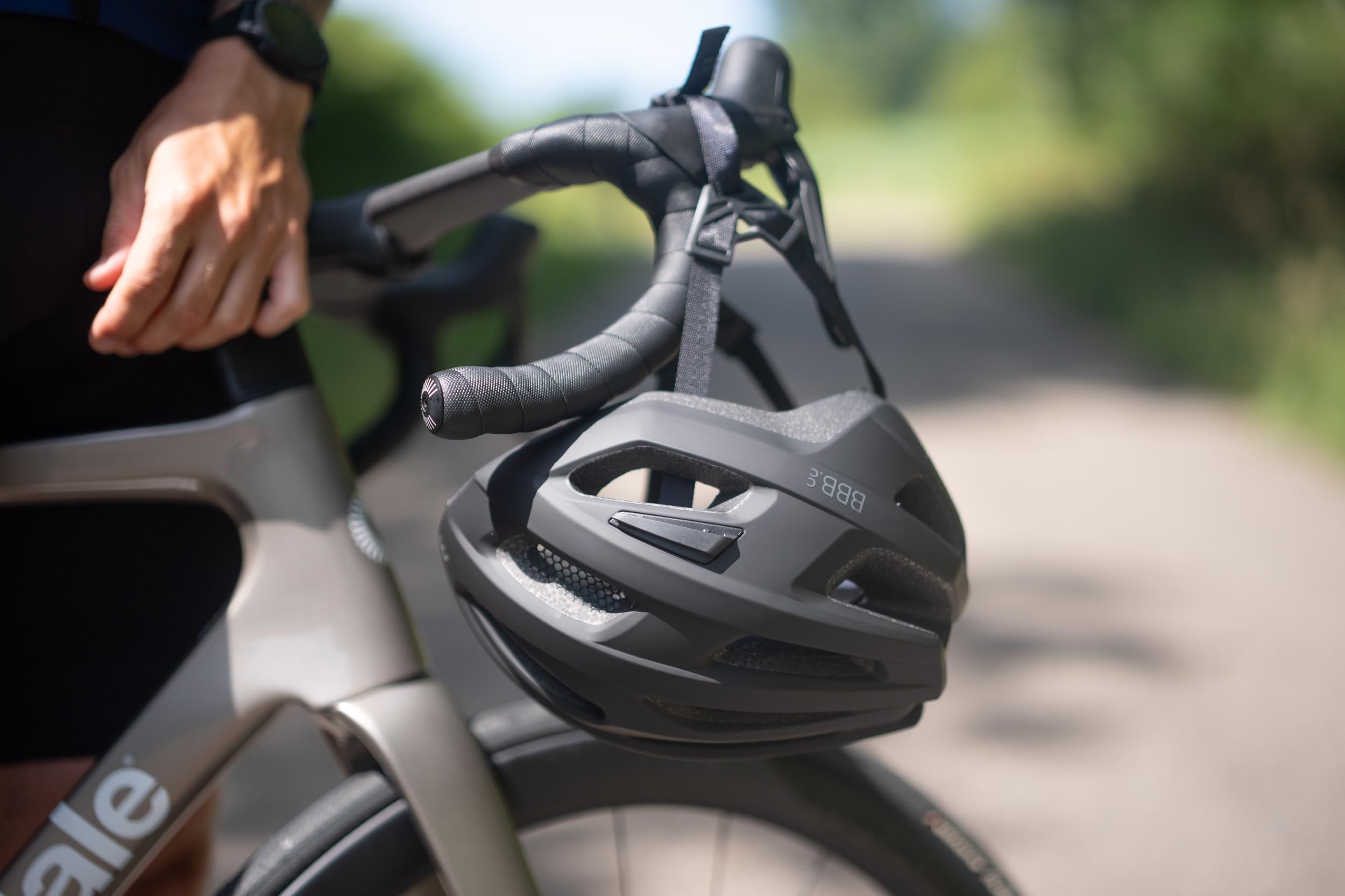 BBB Fahrradhelm für Erwachsene, MTB und Rennrad, Leichter Helm für Erwachsene, mit abnehmbarem Visier, Drachen 3.0 Fidlock BHE-30