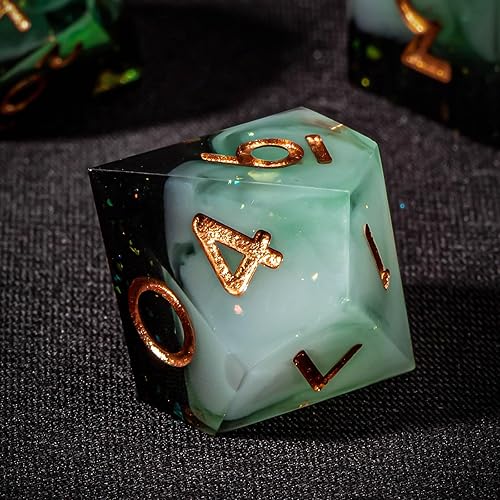 Miniatura 8 de OUKELANWO Dados de Calabozos y Dragones con caja de regalo, 7 piezas de dados DND de resina de borde afilado D&D, dados poliédricos RPG D y D para