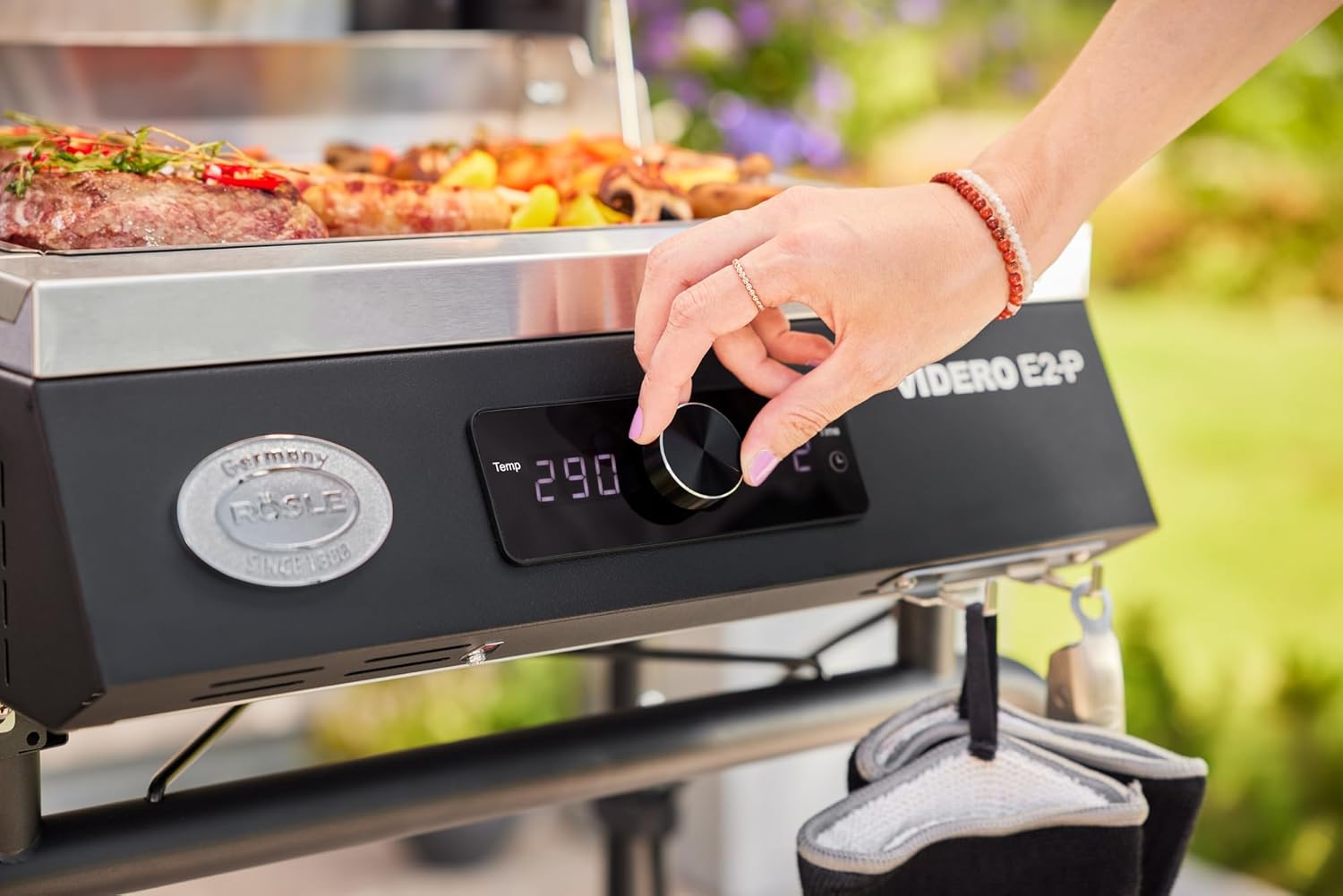 RÖSLE Videro E2-P Electric Grill, Portable Tabletop Grill, 2 Burners, Warming Grill and Glass Lid, Powder Coated Steel, Black/Silver
