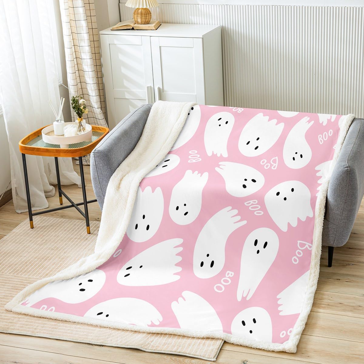 Manfei Halloween Throw Blanket Funny Ghost Print Blanket for Couch Sofa, Girly Pink Halloween Theme Bed Blanket for Kids Girls Room Decor, Soft and Breathable Fleece Blanket(90 x 90 Inches)