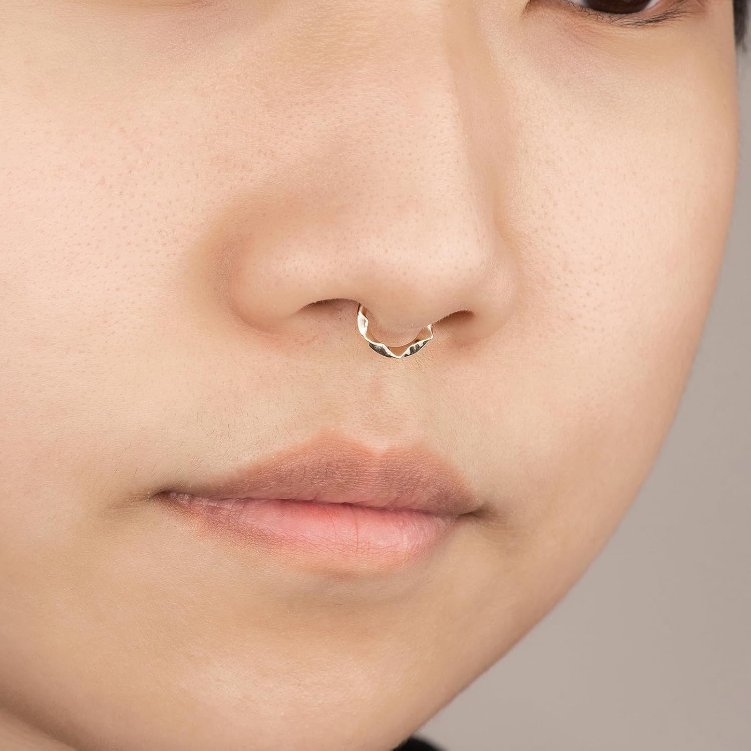 ANYGOLDS 14K Real Solid Wrinkled Gold Hoop Septum Ring Earring - 18-gauge Cartilage Daith Helix Tragus Conch & Rook Piercing Jewelry - White & Yellow Gold Hinged Clicker Hoop - Sold as a Single