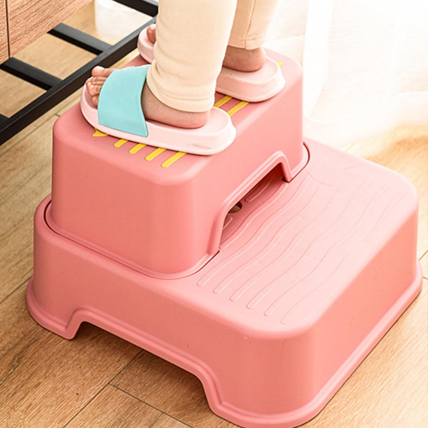 Plastic Toilet Footstool Non Slip Bathroom Step Stool for PP Material Compact Household Wash Stool Stable Skid Design for Toilet Training and Bath Use