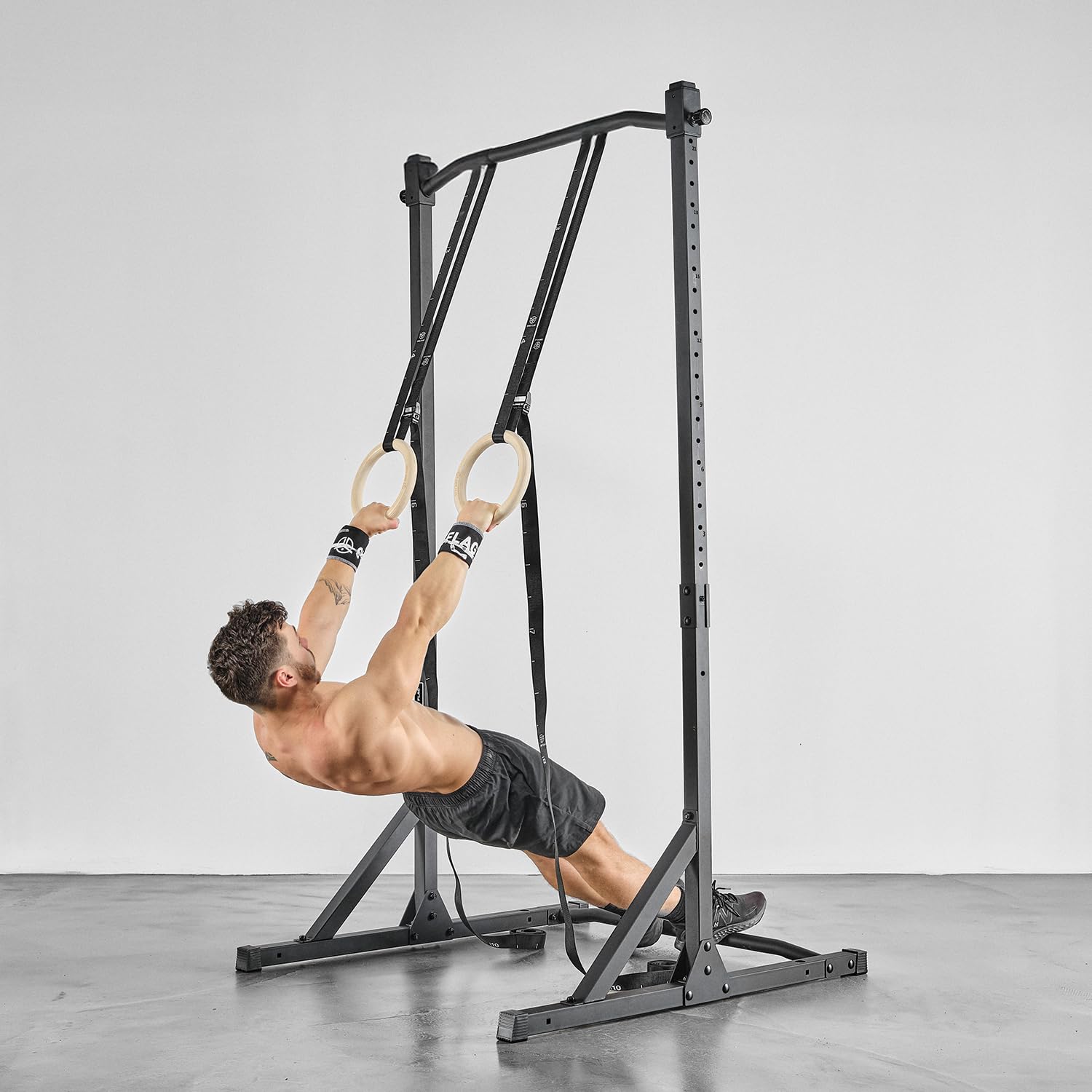 Eric Flag - Barra di trazione regolabile da 105 cm a 210 cm per sollevamento pesi, Calisthenics, Home Gym - Barra di trazione su piede e senza fissaggio in acciaio, supporta fino a 300 kg di carico