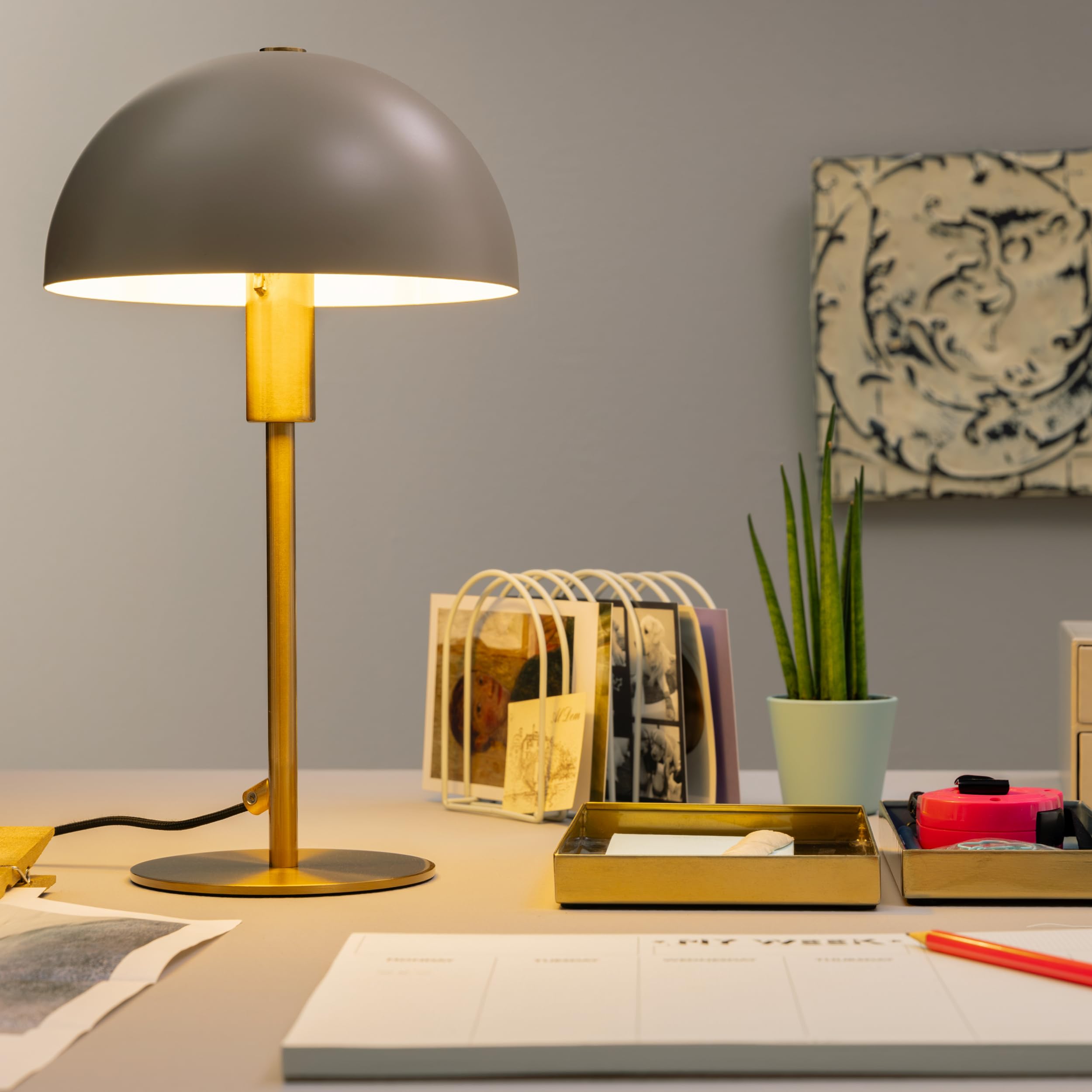 Lightbox Pilz Tischlampe | 36 cm Höhe, Ø 20 cm | Tischleuchte mit Wipp-Schalter | glamouröse LED Lampe als Nachttischlampe für das Schlafzimmer | E14 | aus Metall in Goldfarben/Matt Taupe/Grau