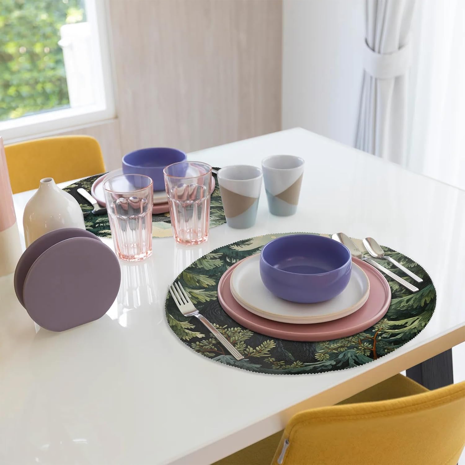 Black Bear Forest Animals Round Placemats Set of 6, 15 Inch Washable Table Mats Outdoor Place Mats for Kitchen Dining Table