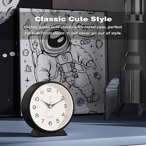 Miniatura 5 de AYRELY Bonito reloj despertador analógico de 3 pulgadas, pequeño reloj de mesa retro que funciona con pilas, reloj de escritorio de metal brillante
