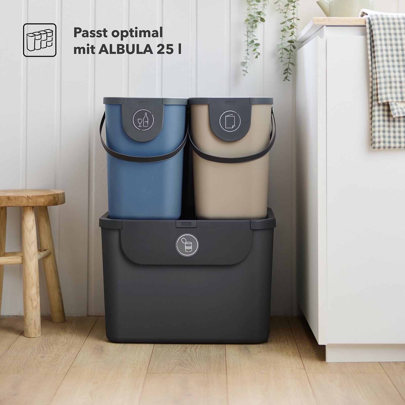 Rotho Albula Mülleimer Küche Mülleimer 3 Fächer 3 x 55 L Set Anthrazit | Papierkorb, Abfalleimer Küche, Mülleimer mit Deckel, Rotho Mülleimer 3er-Set, Tragegriffe, frontal zu öffnen, 6 Aufkleber