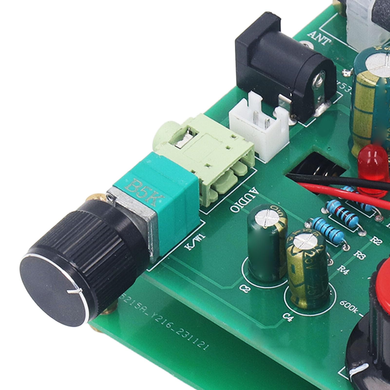 Kit Trasmettitore AM 20-500 MW Antenna 2-5 M Regolabile 530-1600kHz 3,5mm Input Suono