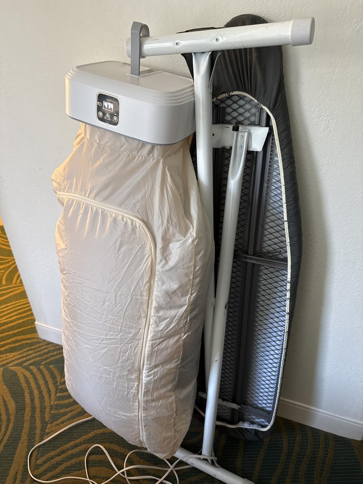 Works great, needs longer cord/bring extension cord