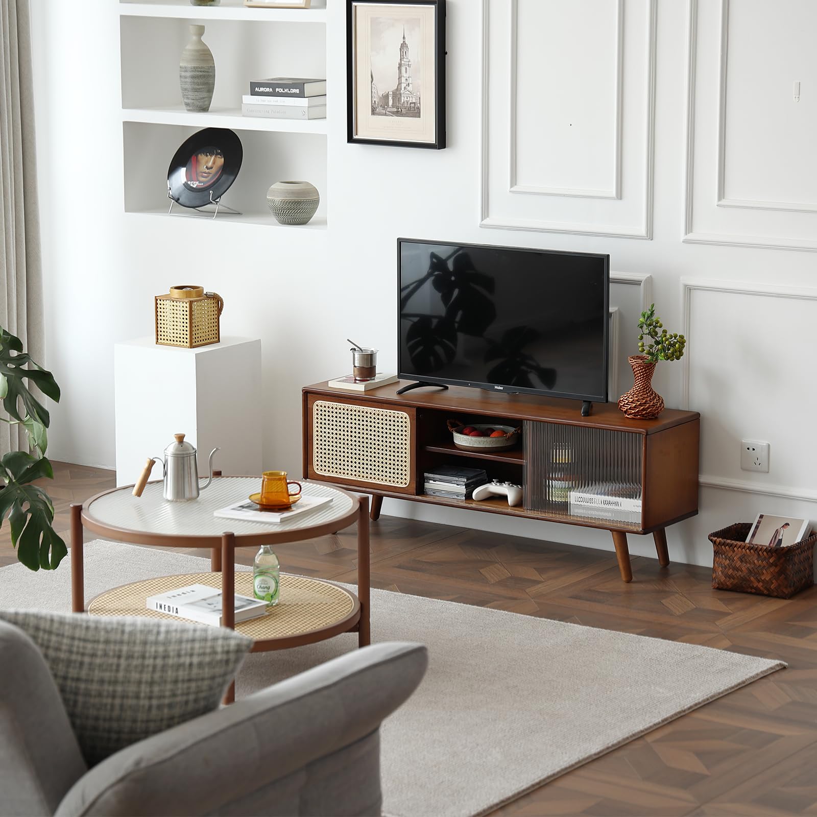 Soporte de TV de ratán para TV de 55 pulgadas, gabinete de TV de bambú con estante ajustable y almacenamiento, centro de entretenimiento bohemio, consola multimedia moderna de mediados de siglo 4