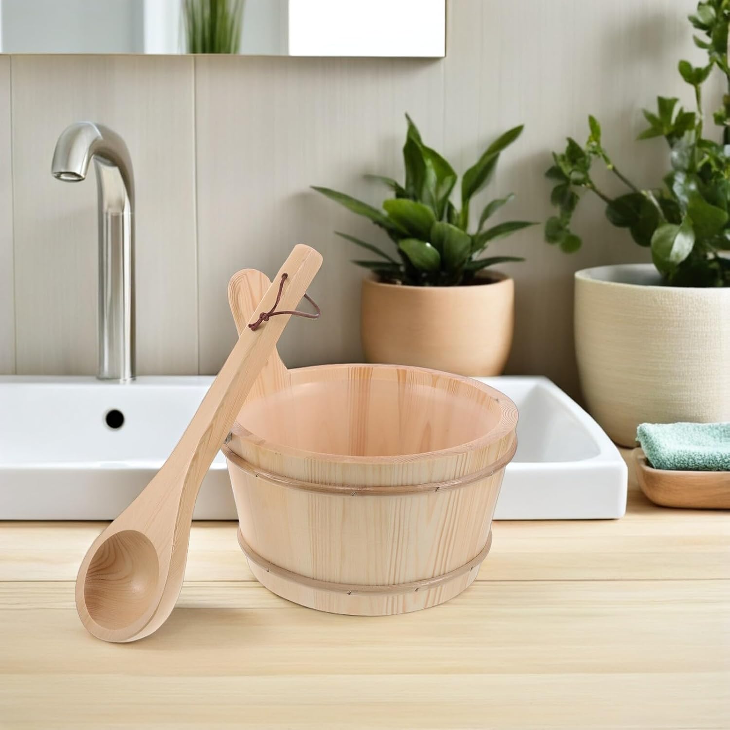 Wood Footbath Bucket with Plastic Liner and Wooden Ladle 4l Small Sauna Bucket for Steam Room Spa Accessories with Ergonomic Handle