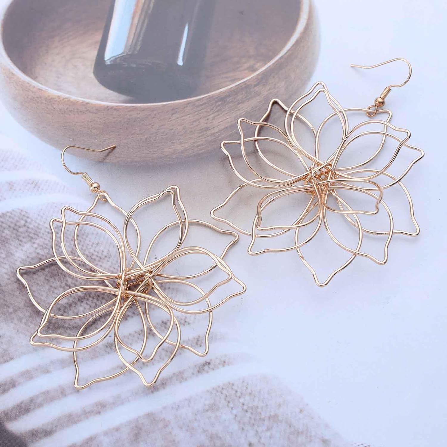 Andelaisi Boho Exaggerate Flower Dangle Earrings Vintage Hollow Flower Drop Earrings Gold Wire Metal Flower Earrings Lightweight Flower Petal Hook Earrings Jewelry for Women - Image 3