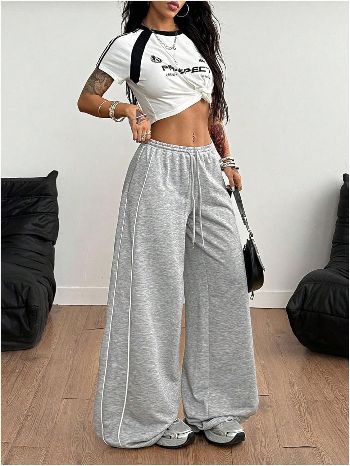 Verdusa Women's Athletic Fitness Clothing Striped Baggy Sweatpants Wide Leg Pants with Pockets - Image 3
