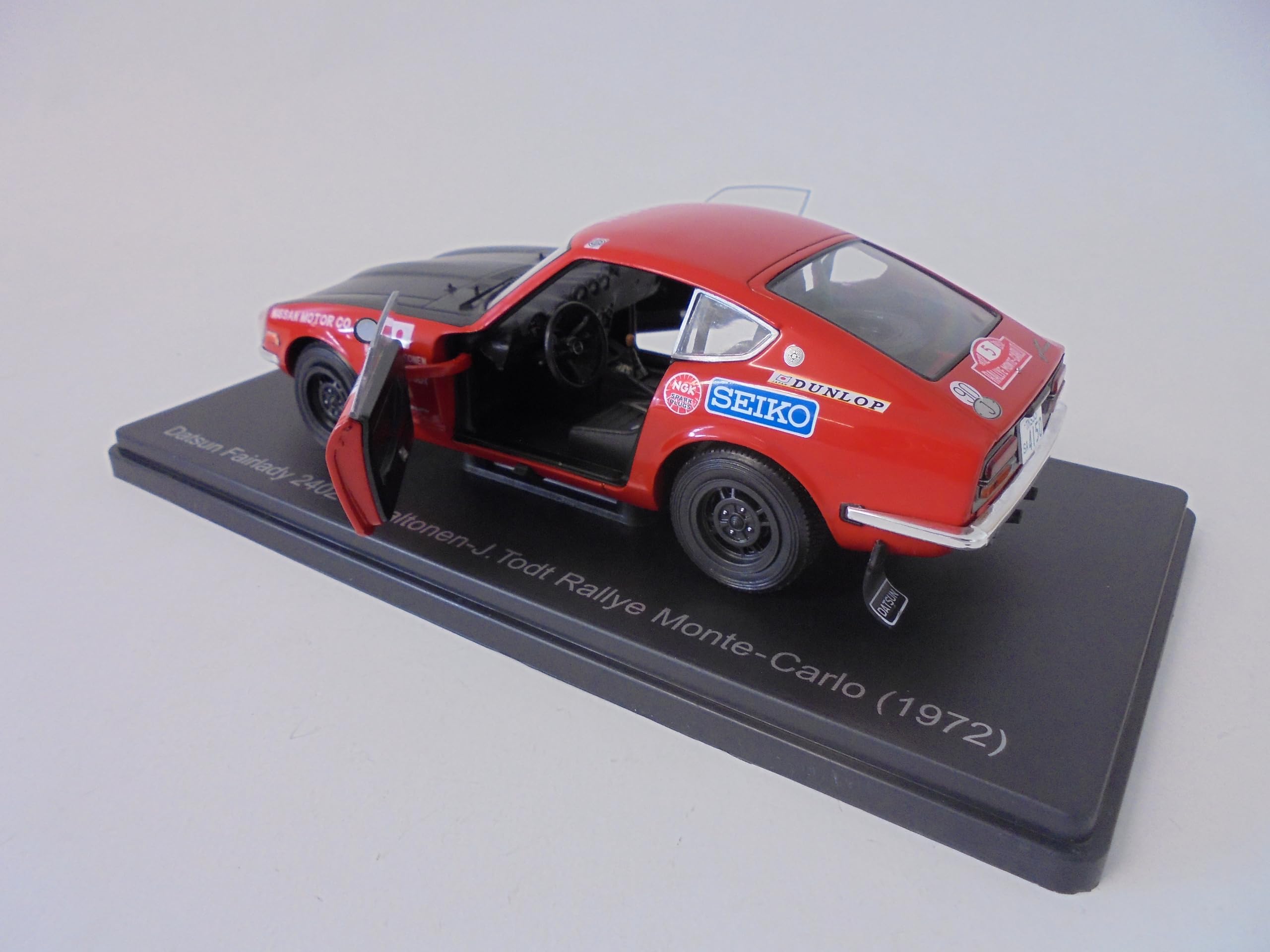 Amazon.com: OPO 10 - 1/24 Model car Compatible with Datsun