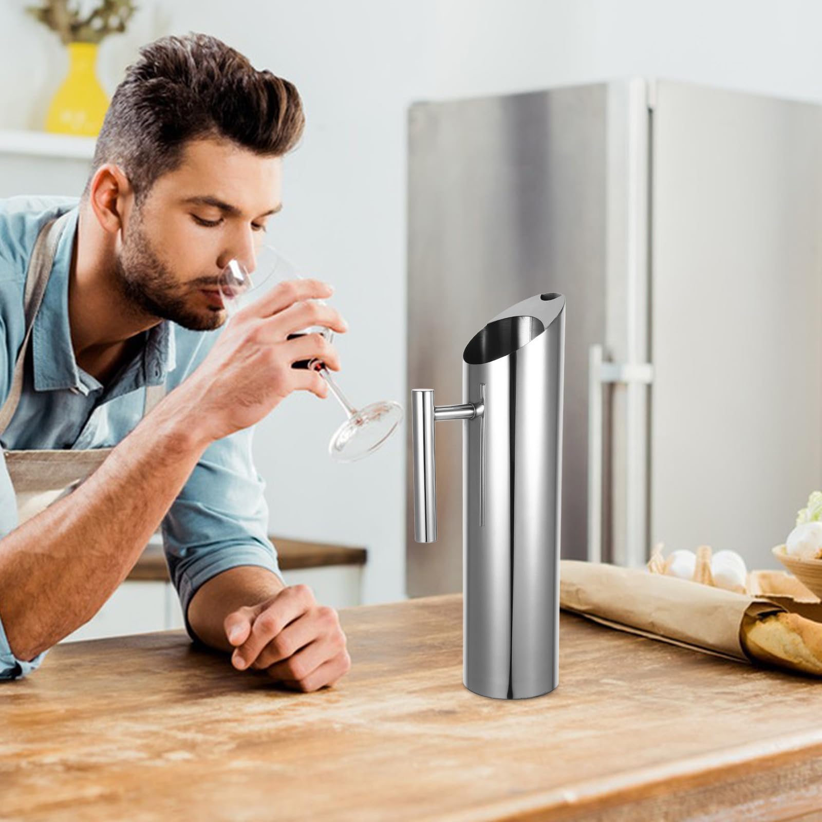 Jarra Capacidad de 2.0 L de Acero Inoxidable para Bebidas Frías Cuerpo Recto y Diseño Plata Adecuado para Reuniones Familiares y Uso Hogar