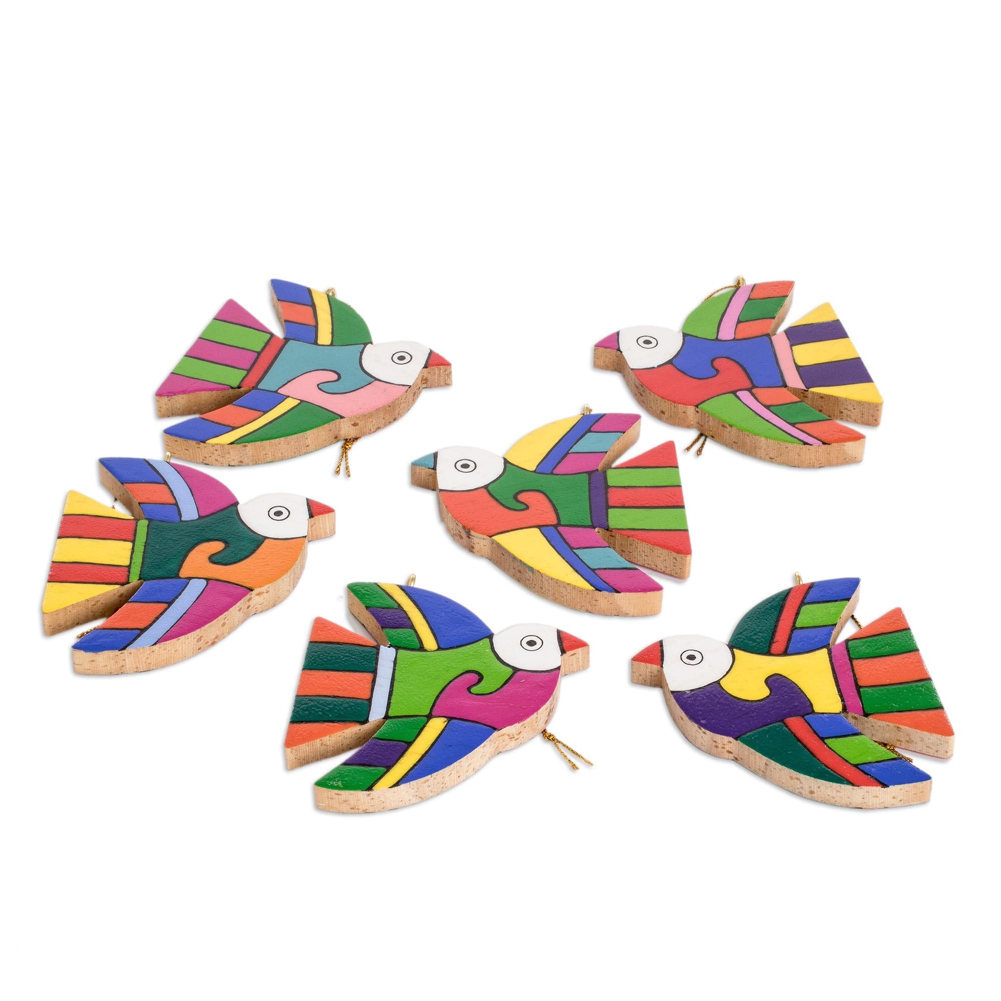 NOVICA Songbird Lot de 6 décorations en pin Assorties