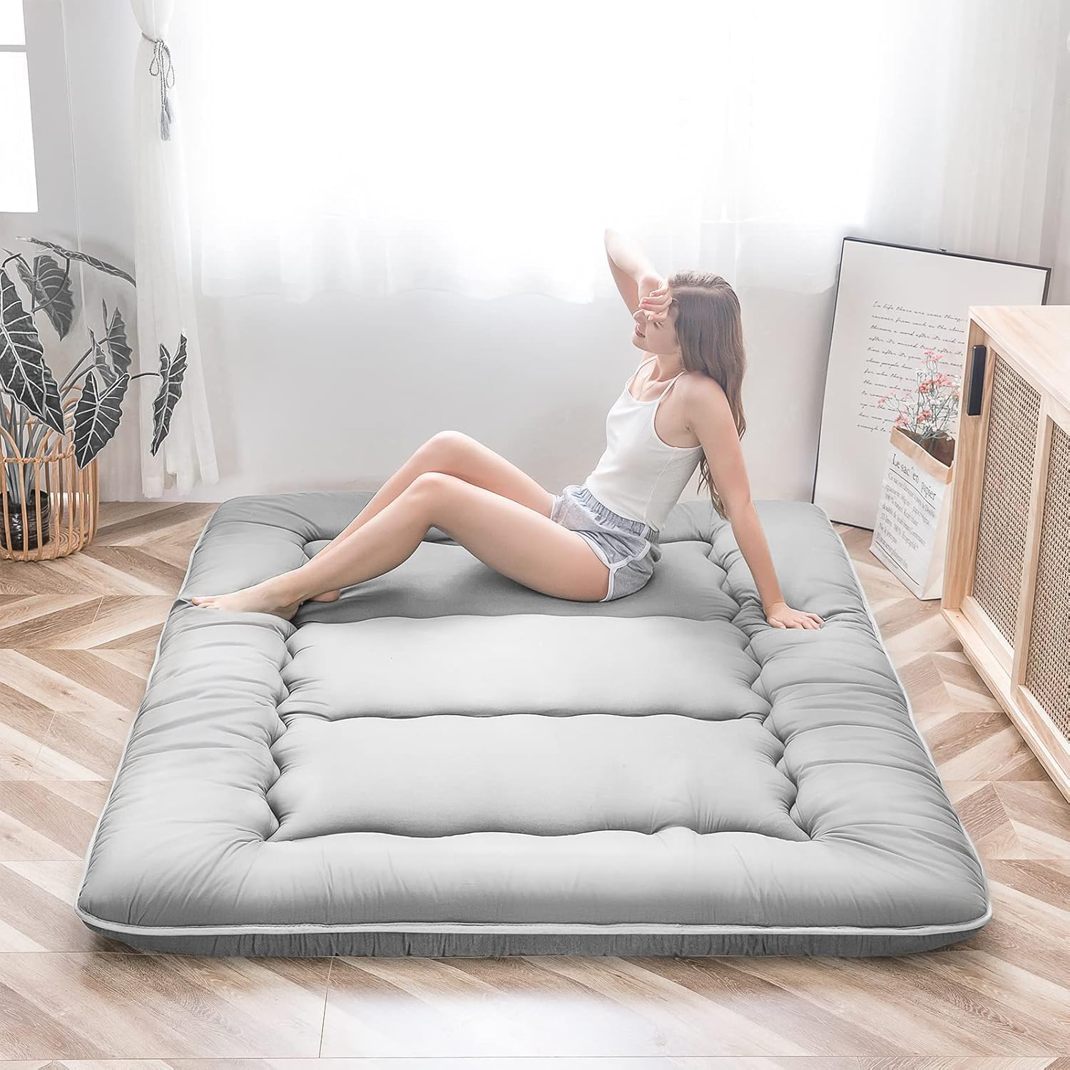 Japanese Floor Mattress, Thicken Futon Sleeping Pad Foldable Roll Up Mattress Boys Girls Dormitory Floor Lounger Cushion and Sofas, Grey, Twin Size