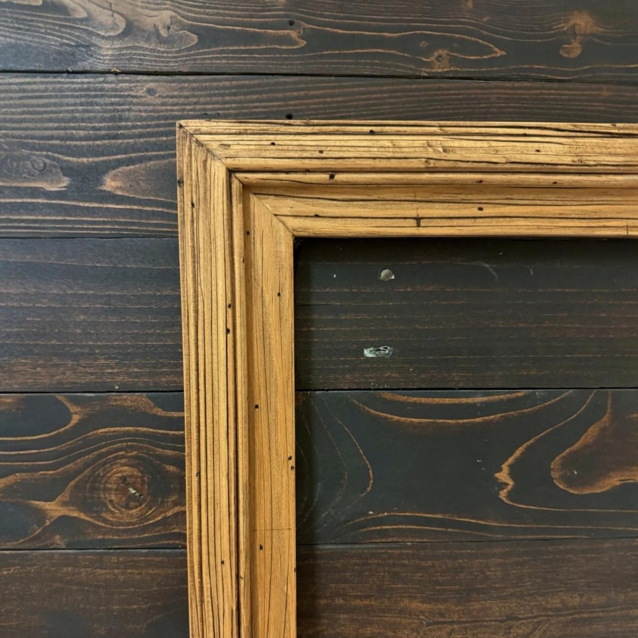 32, 43, 50 & 55 Inch Handmade rustic wood frame. Only works for Samsung The Frame TV and Pro TV. Light Wood Stain (not for use with other models) (43 Inch)