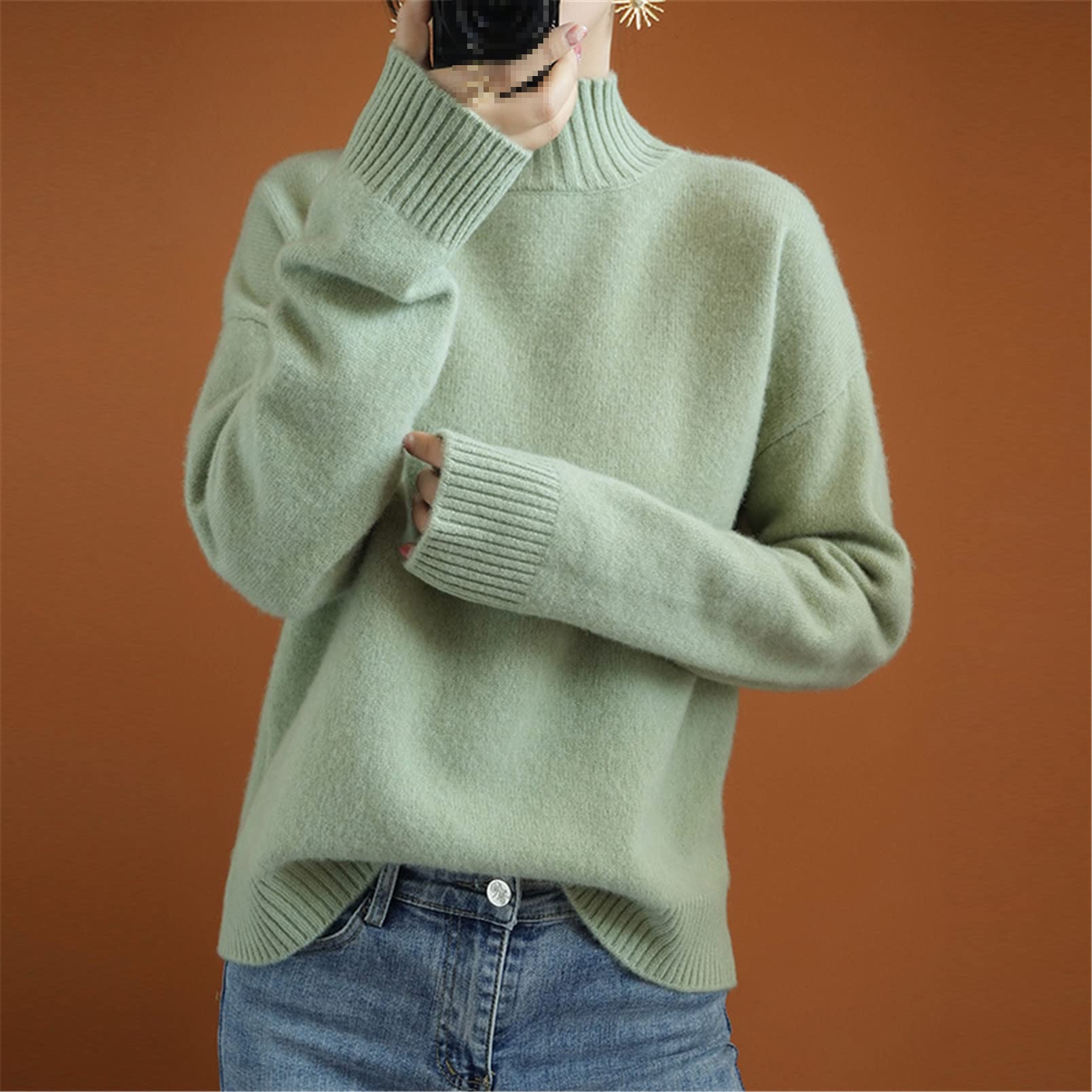 Maglione interno lavorato a maglia del cashmere di colore solido delle donne