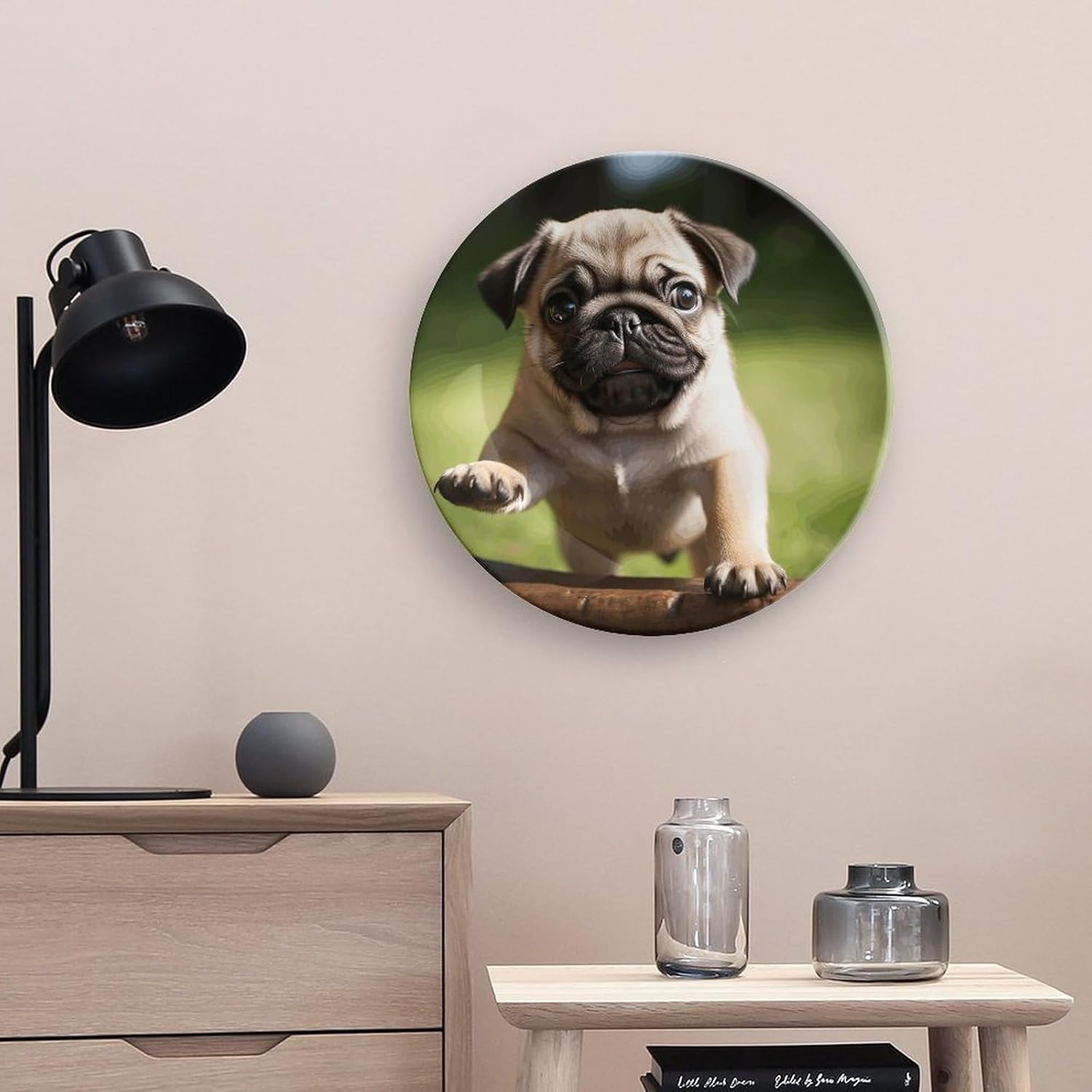 Bone China Decorative Plates Pug Puppies Ceramic Decorative Plate Wall Decor with Display Stand Ceramic Ornaments for Wall Hanging Decoration