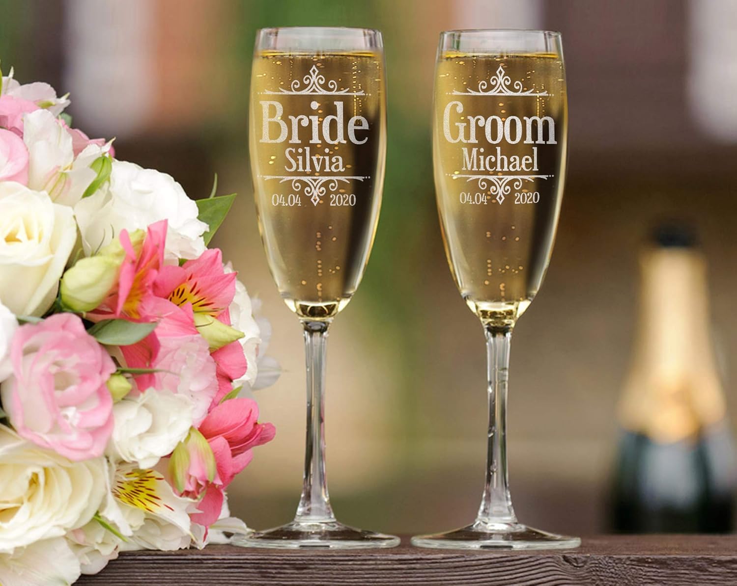Rustic Design Set of 2 Engraved Bride Groom Flute Glasses Rehearsal Dinner Toasting Flutes Wedding Party Decoration Bridal Shower Personalized