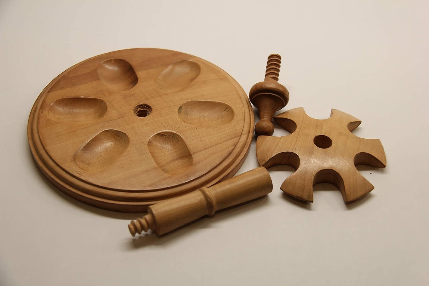 Round Smoking Pipe Stand, Holds up to 6 Pipes