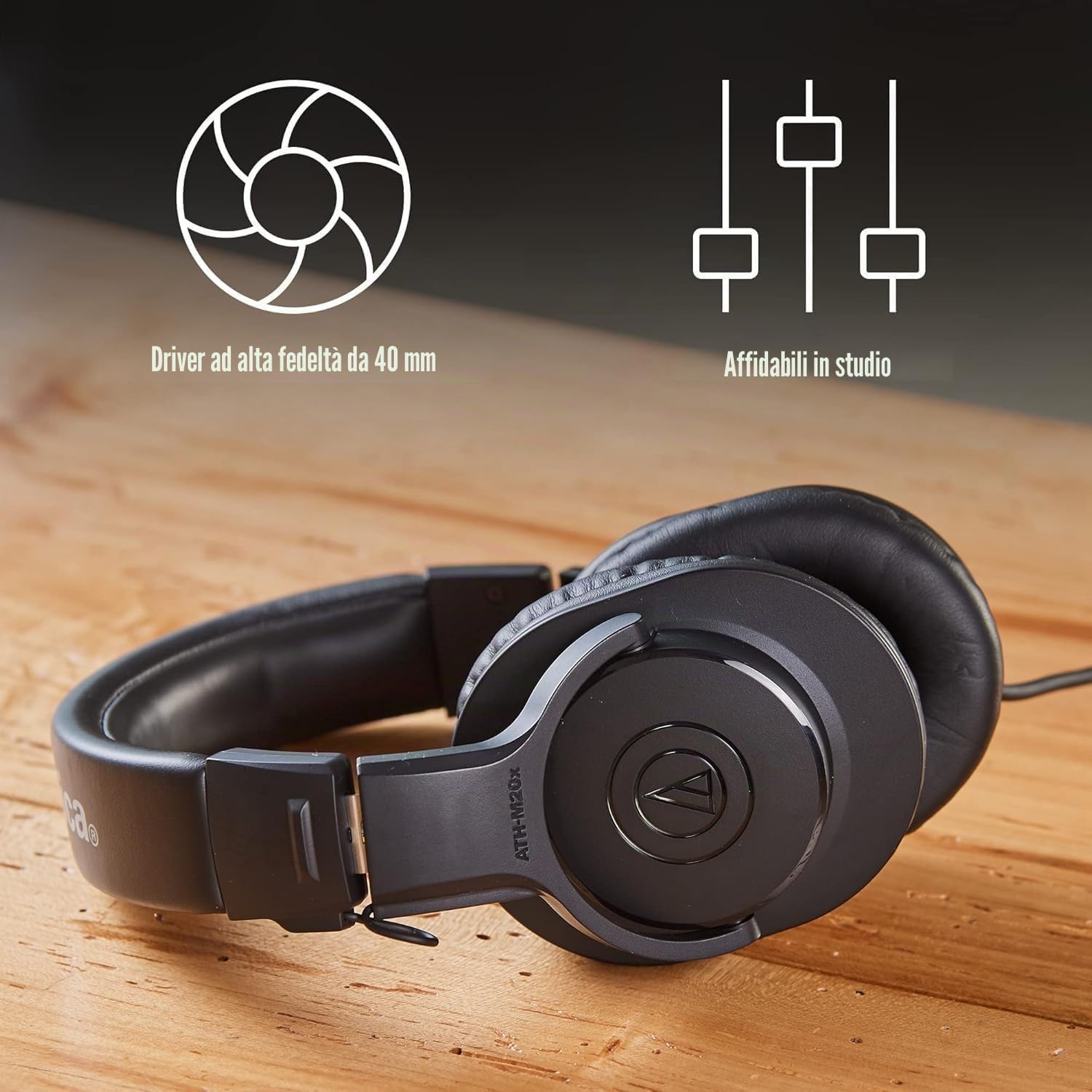 Audio-Technica ATH-M20X Cuffie professionali da studio per la registrazione in studio, i creatori, i podcast e l'ascolto quotidiano.