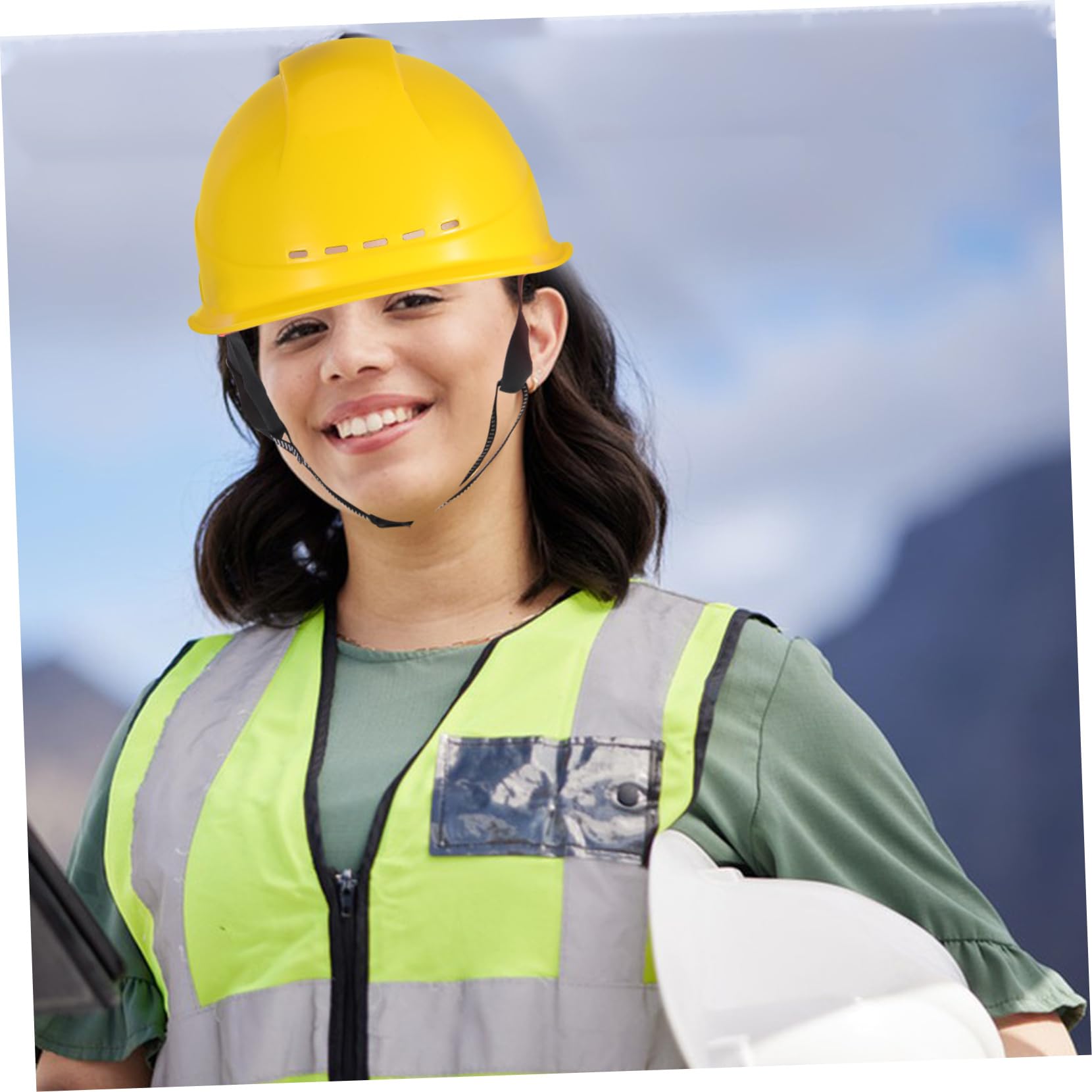 Casco de Seguridad para Construcción Amarillo, Plástico, Ventilado | Ajuste Regulable, Diseño Ligero, Resistencia a Impactos, Uso en Obra y Entornos Laborales